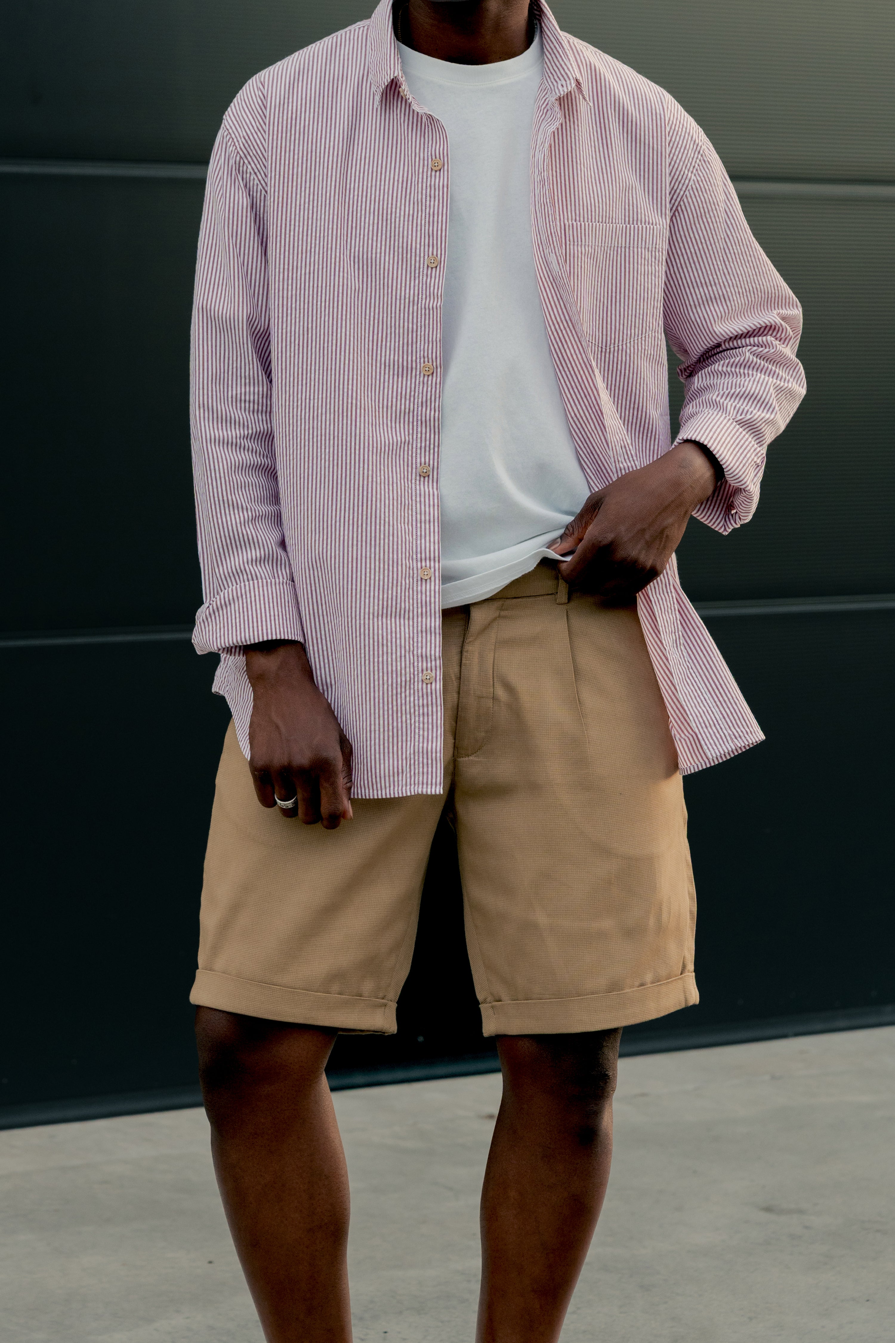 Textured Bermuda shorts in dark beige