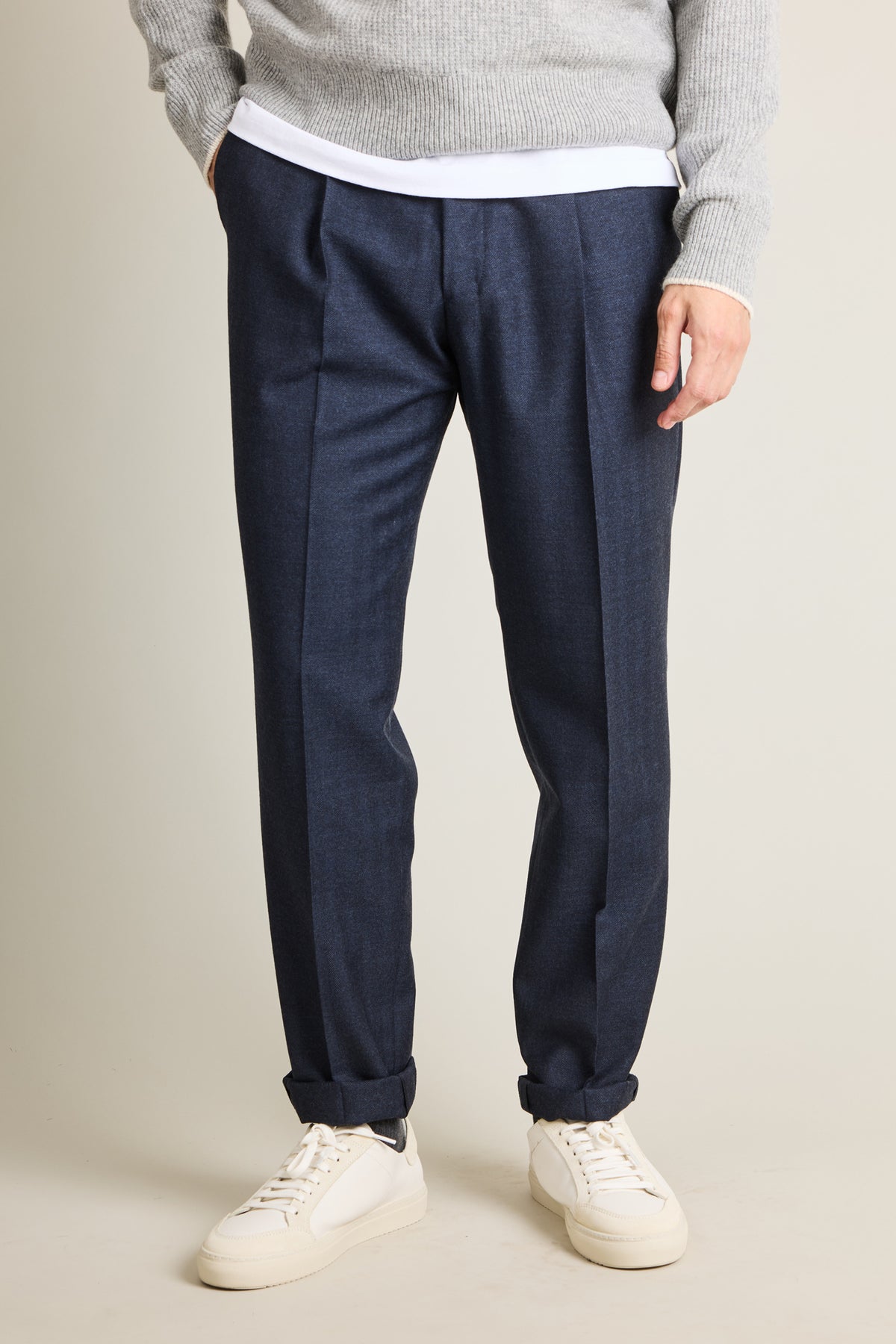 Pleated pants Navy blue