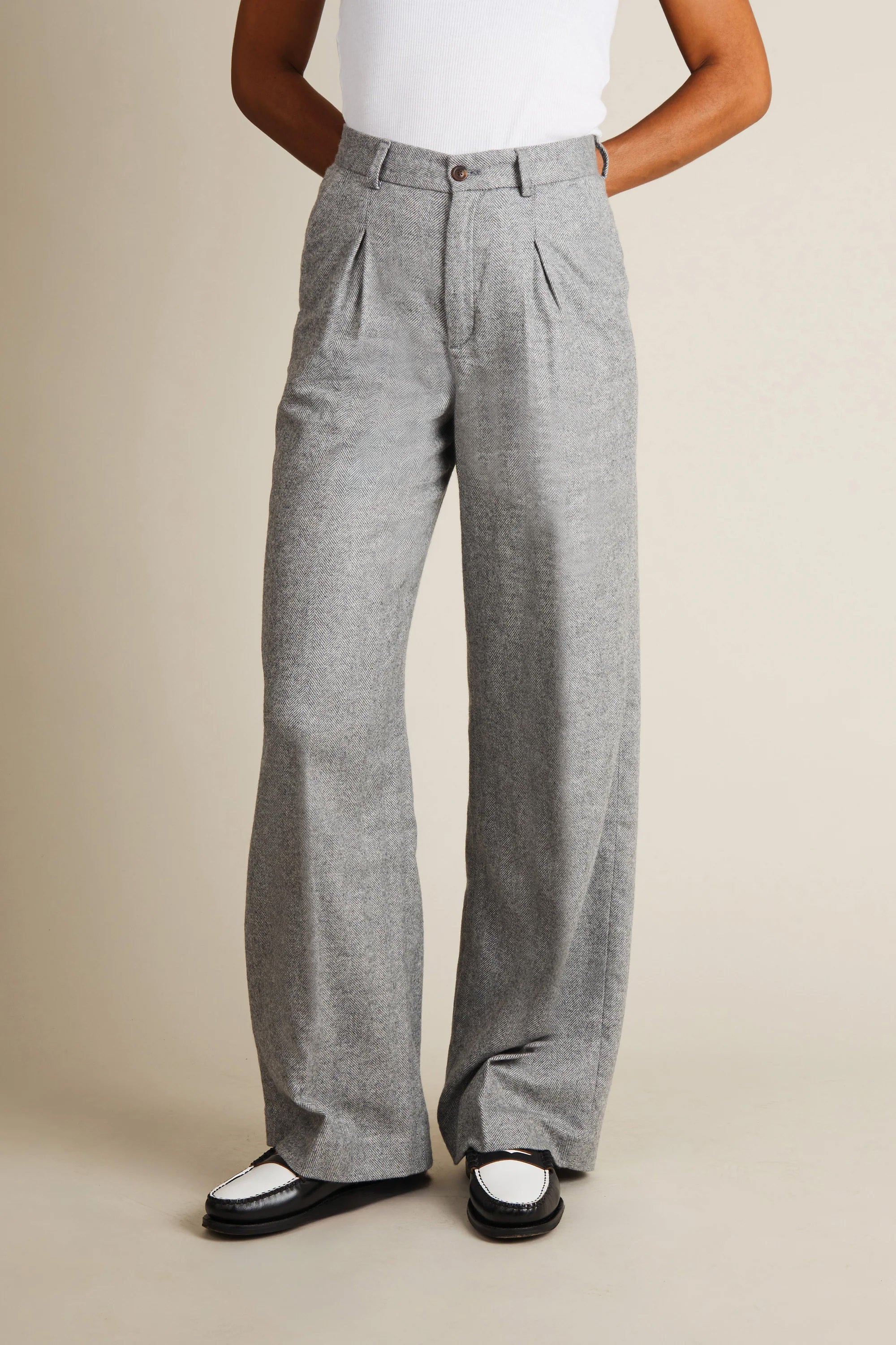 Pantalon à pinces flanelle chevron gris