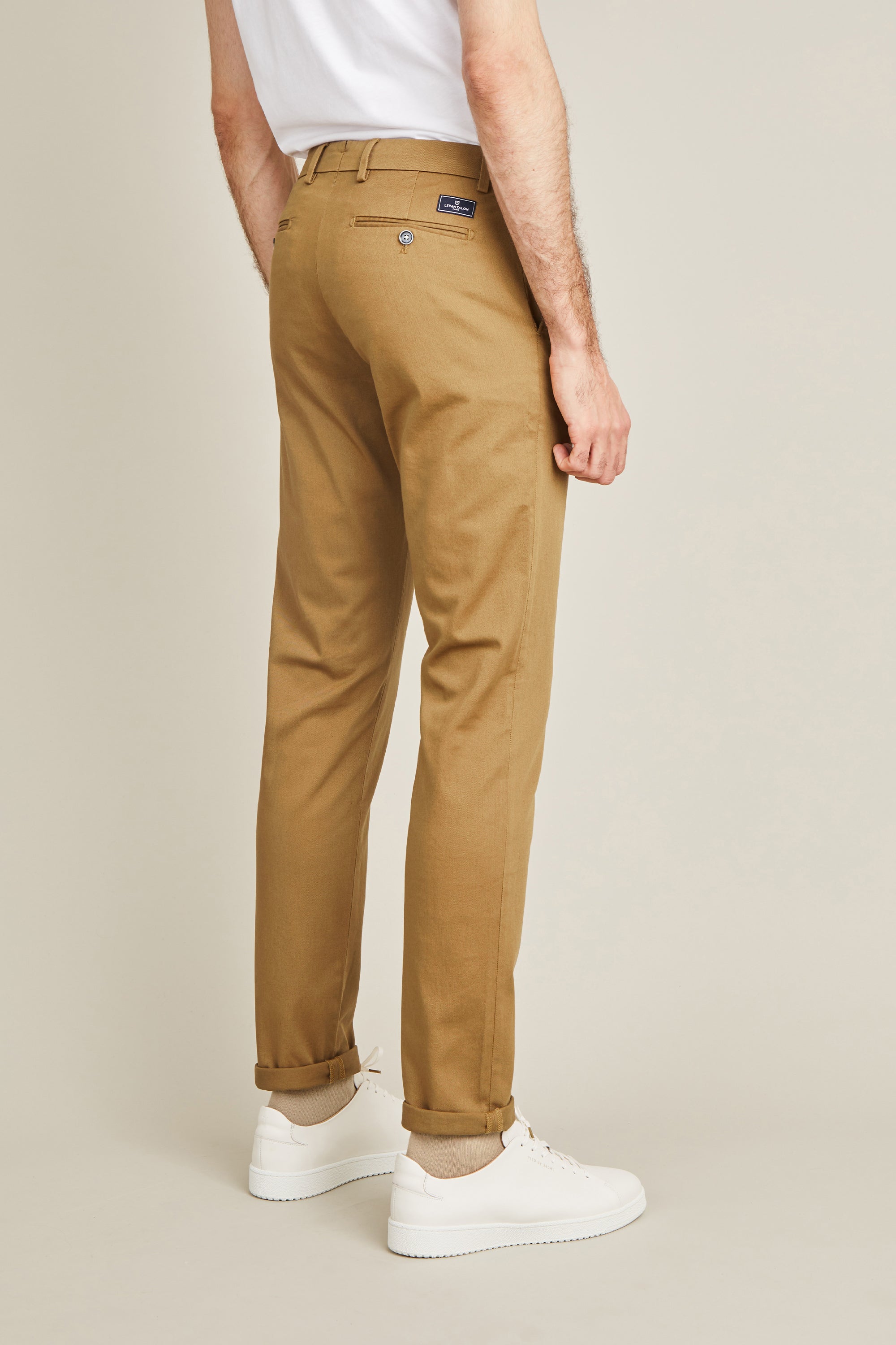 Chino beige foncé