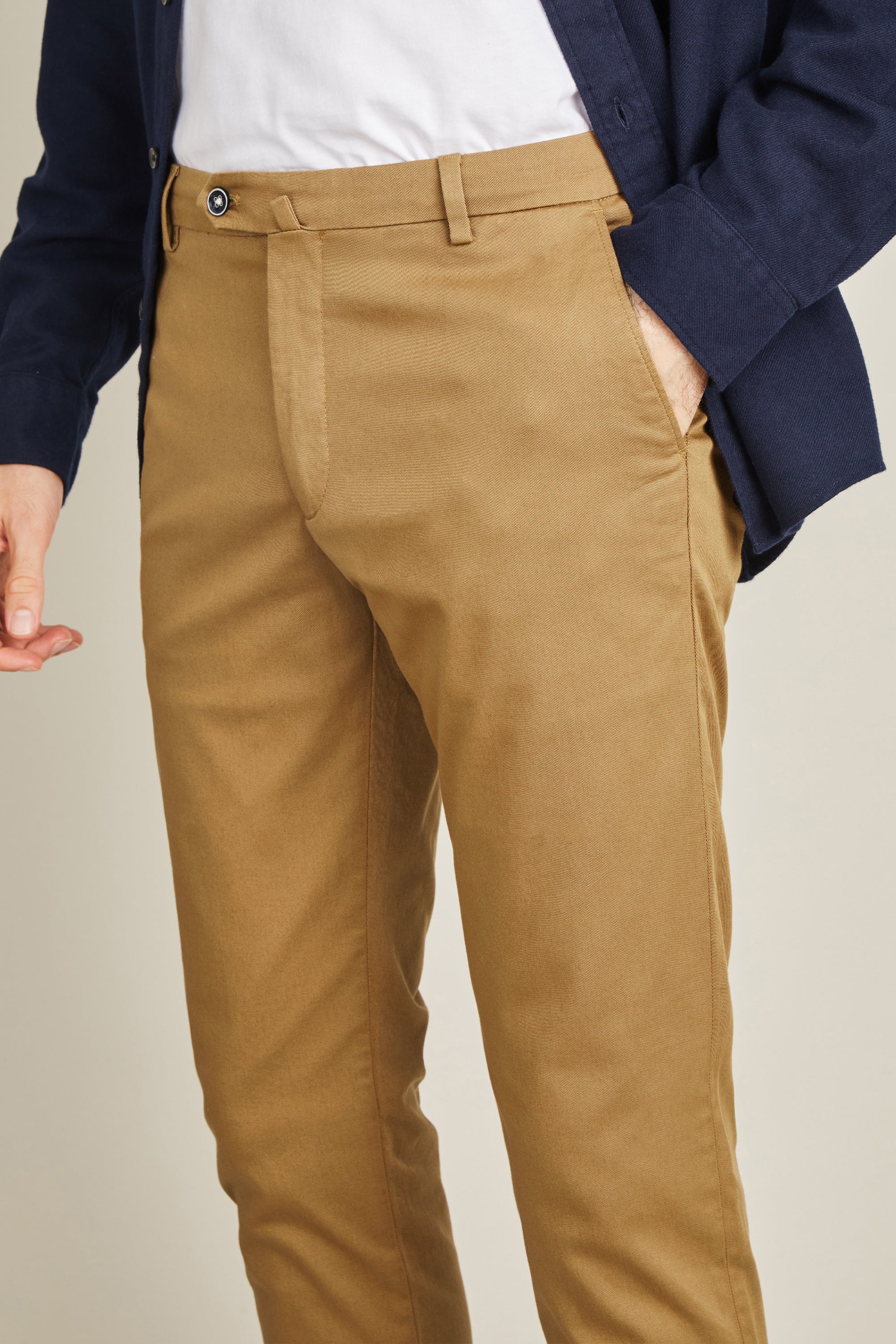 Chino beige foncé