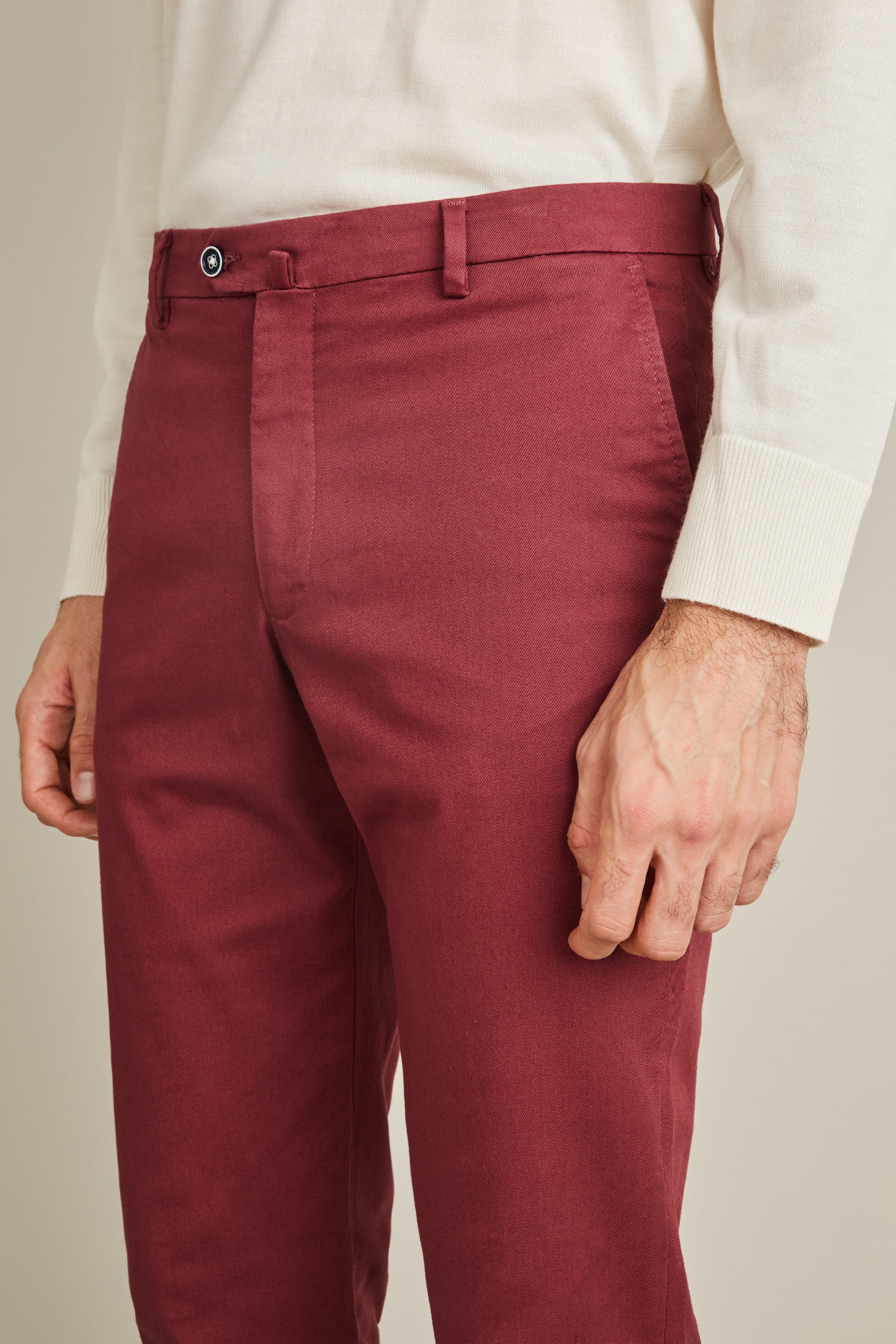 Chino bordeaux foncé