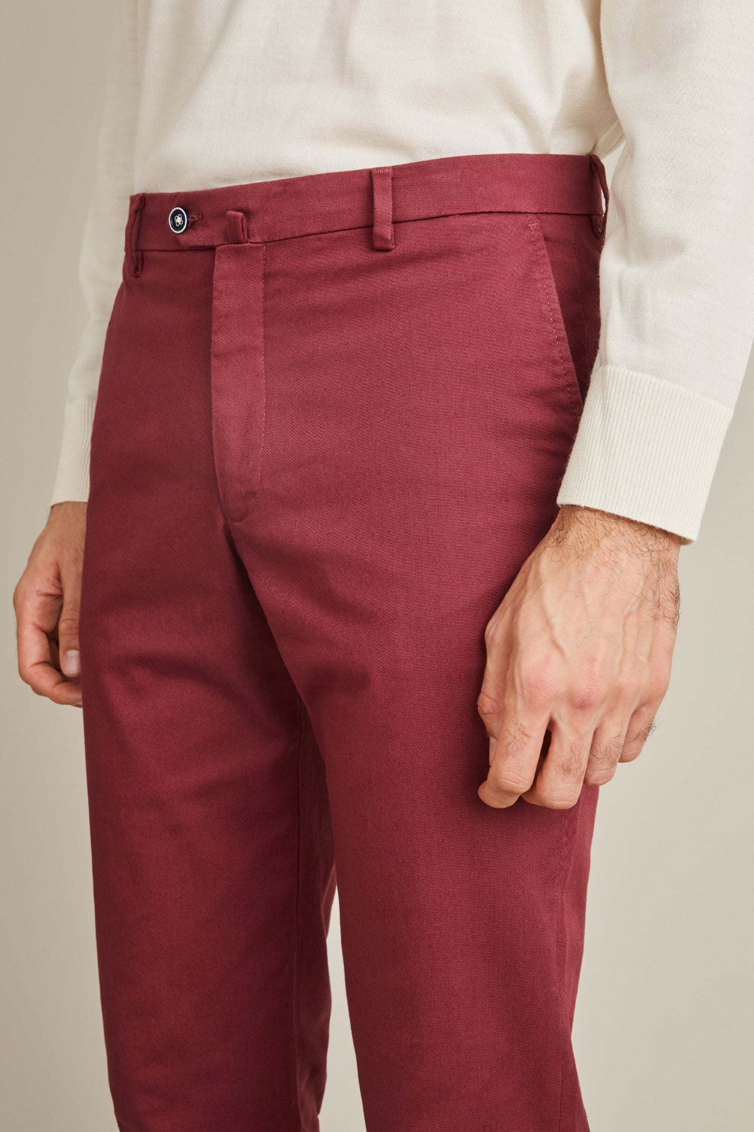 Chino bordeaux foncé