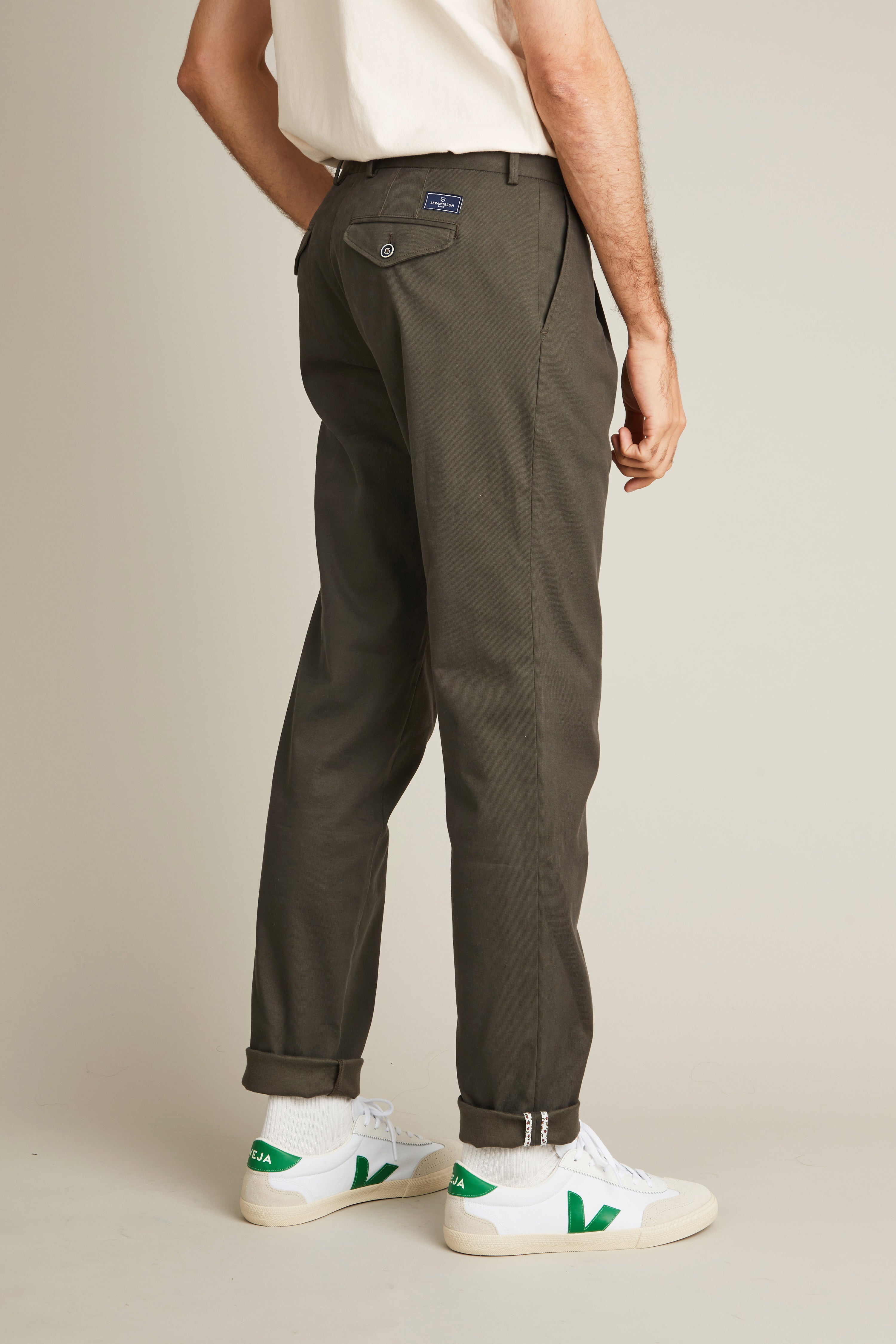 Chino à pinces kaki