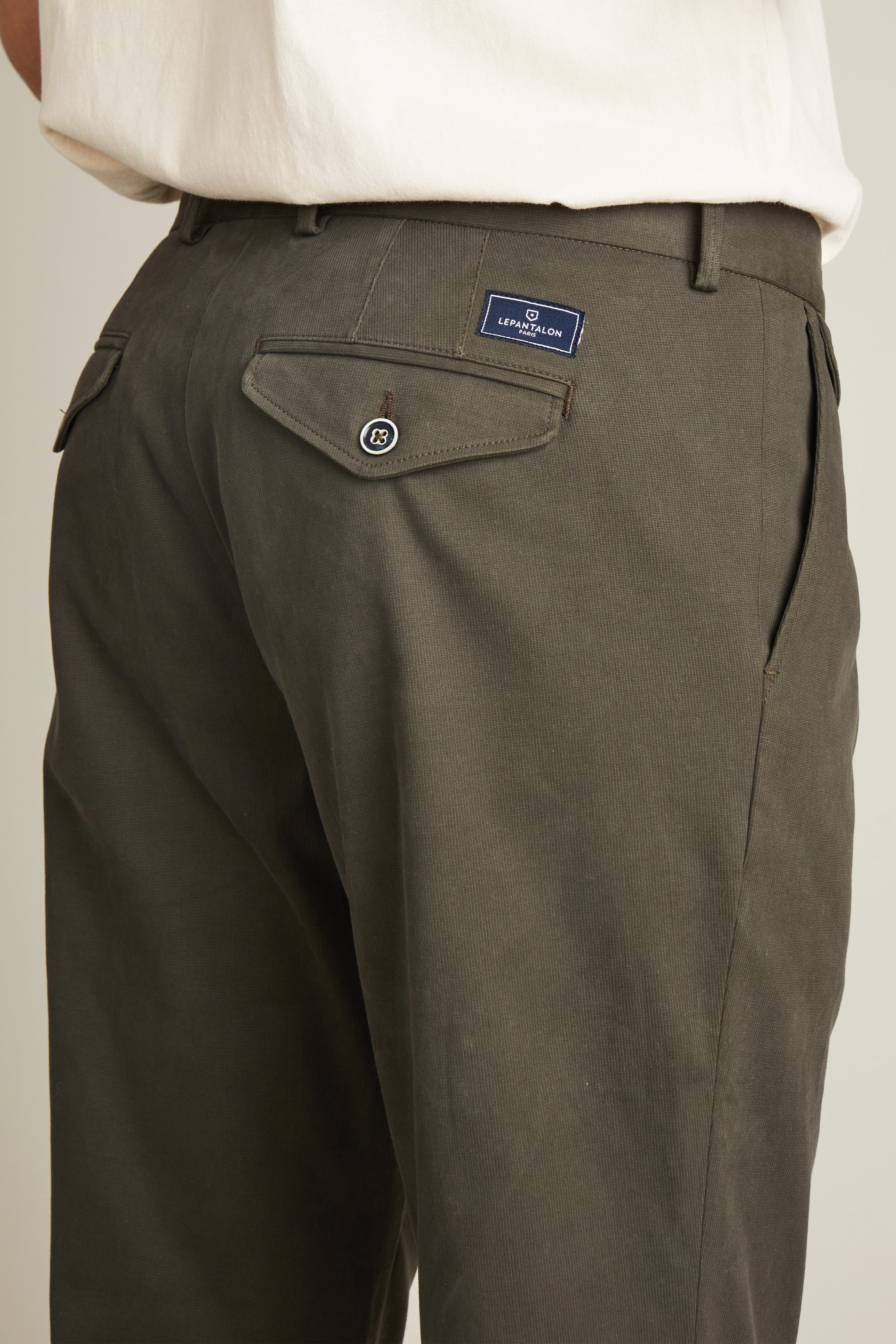 Chino à pinces kaki