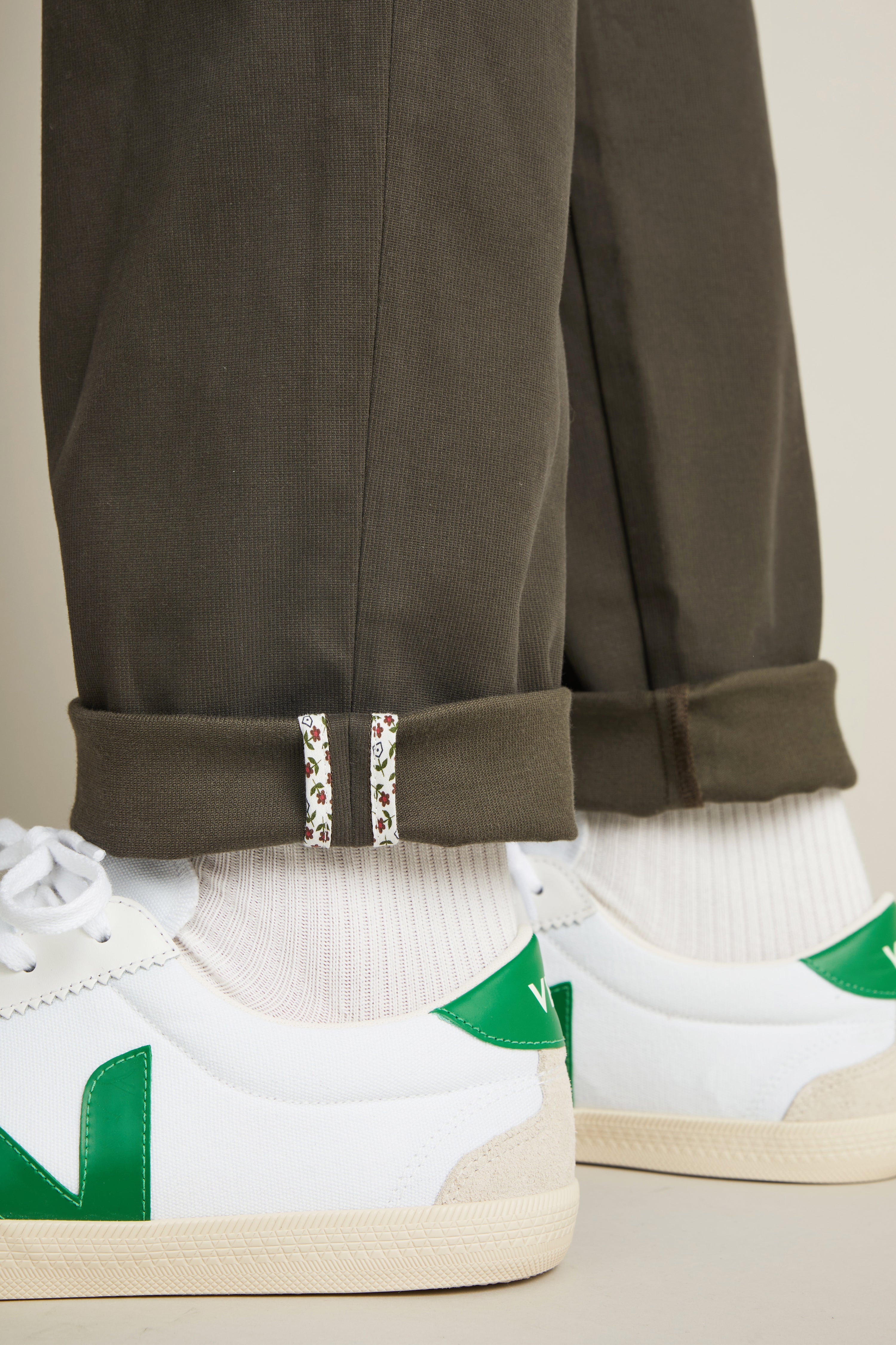 Chino à pinces kaki