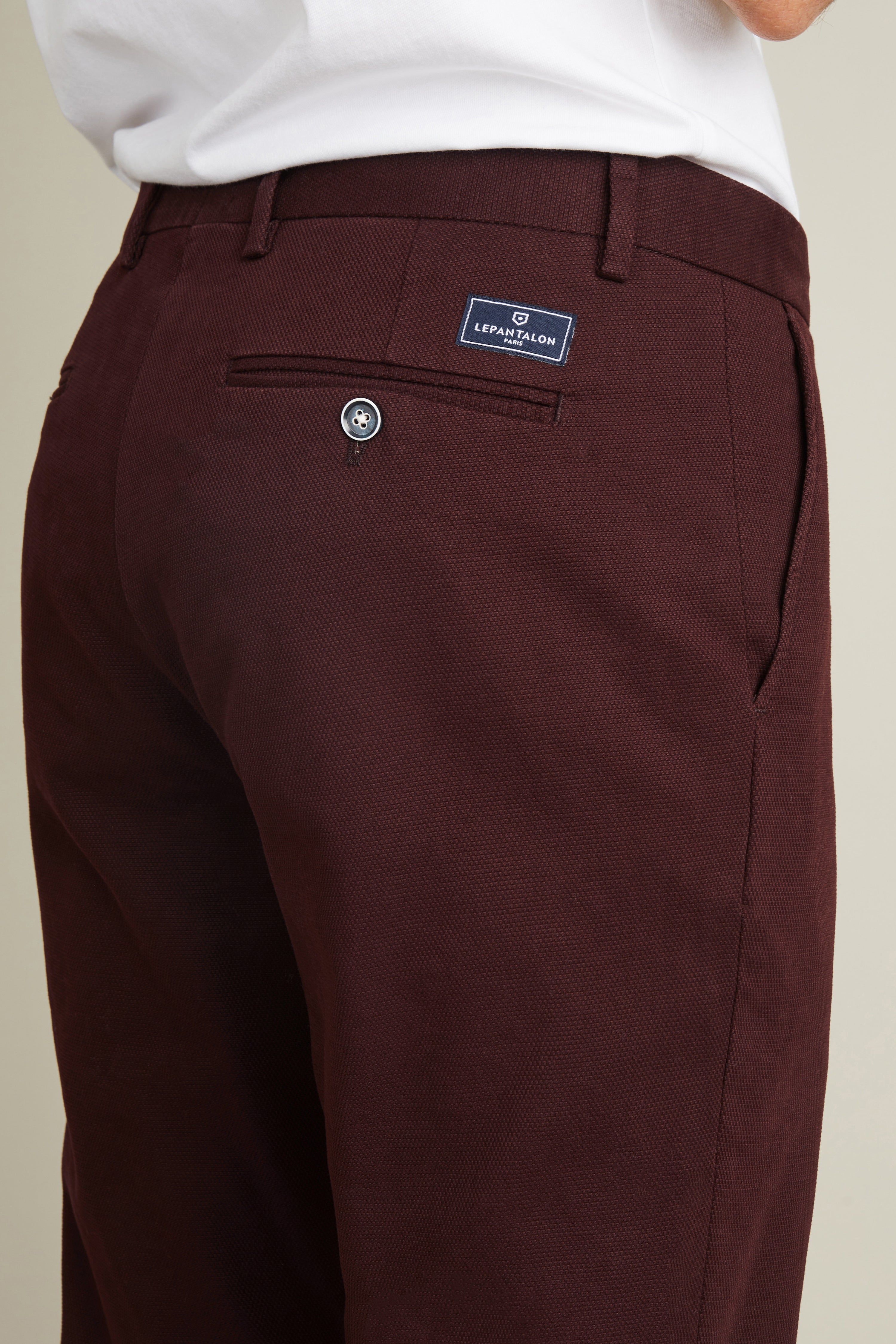 Chino texturé bordeaux