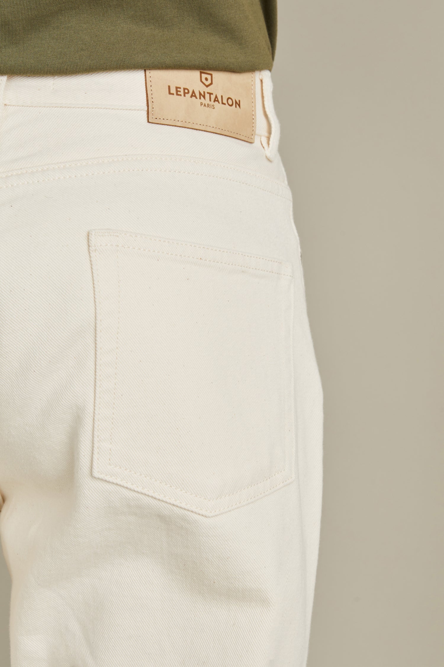 Off-white straight jeans