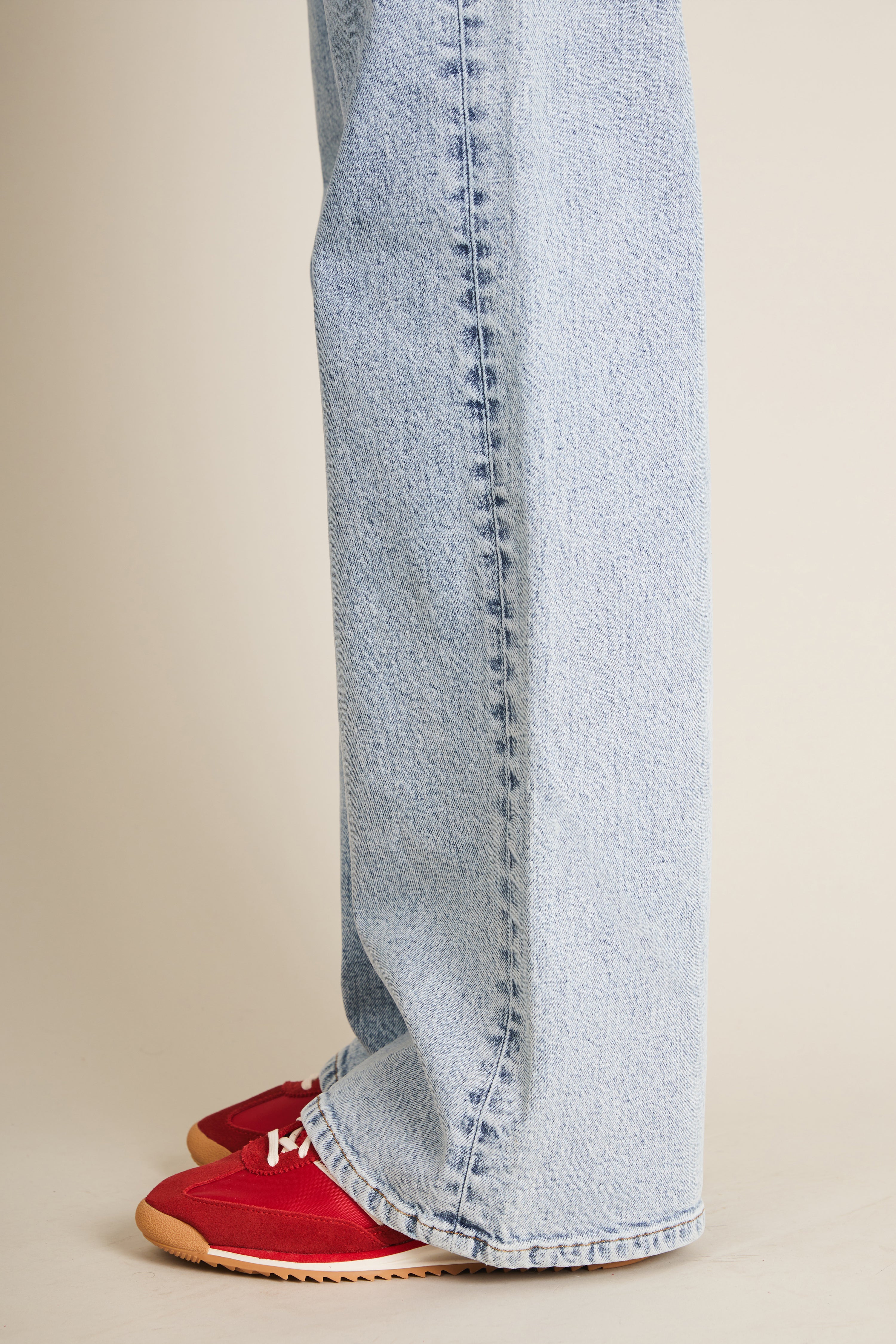 Bleached wideleg jeans