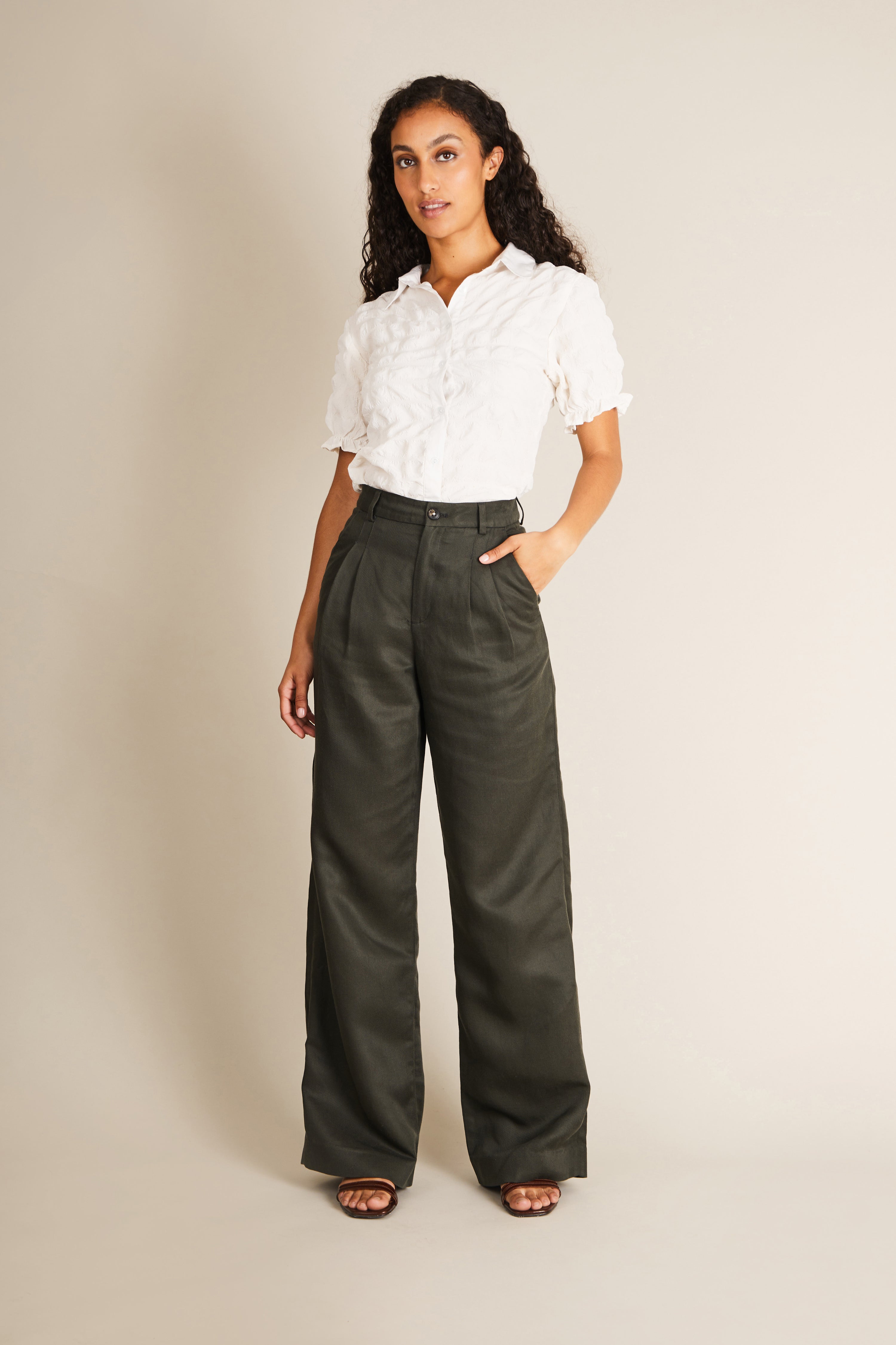 Green lightweight pleated pants