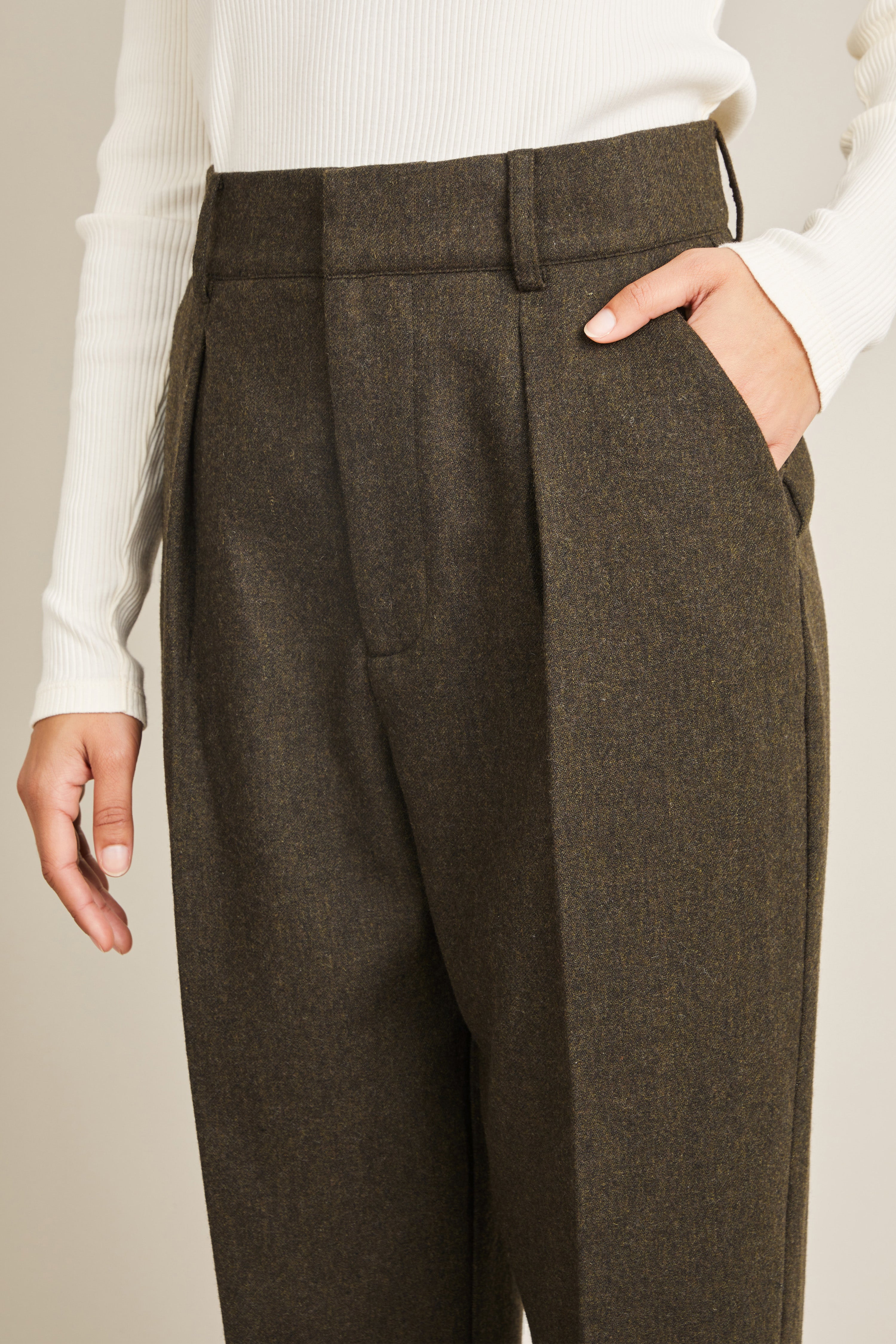Flannel tailored pants in olive green