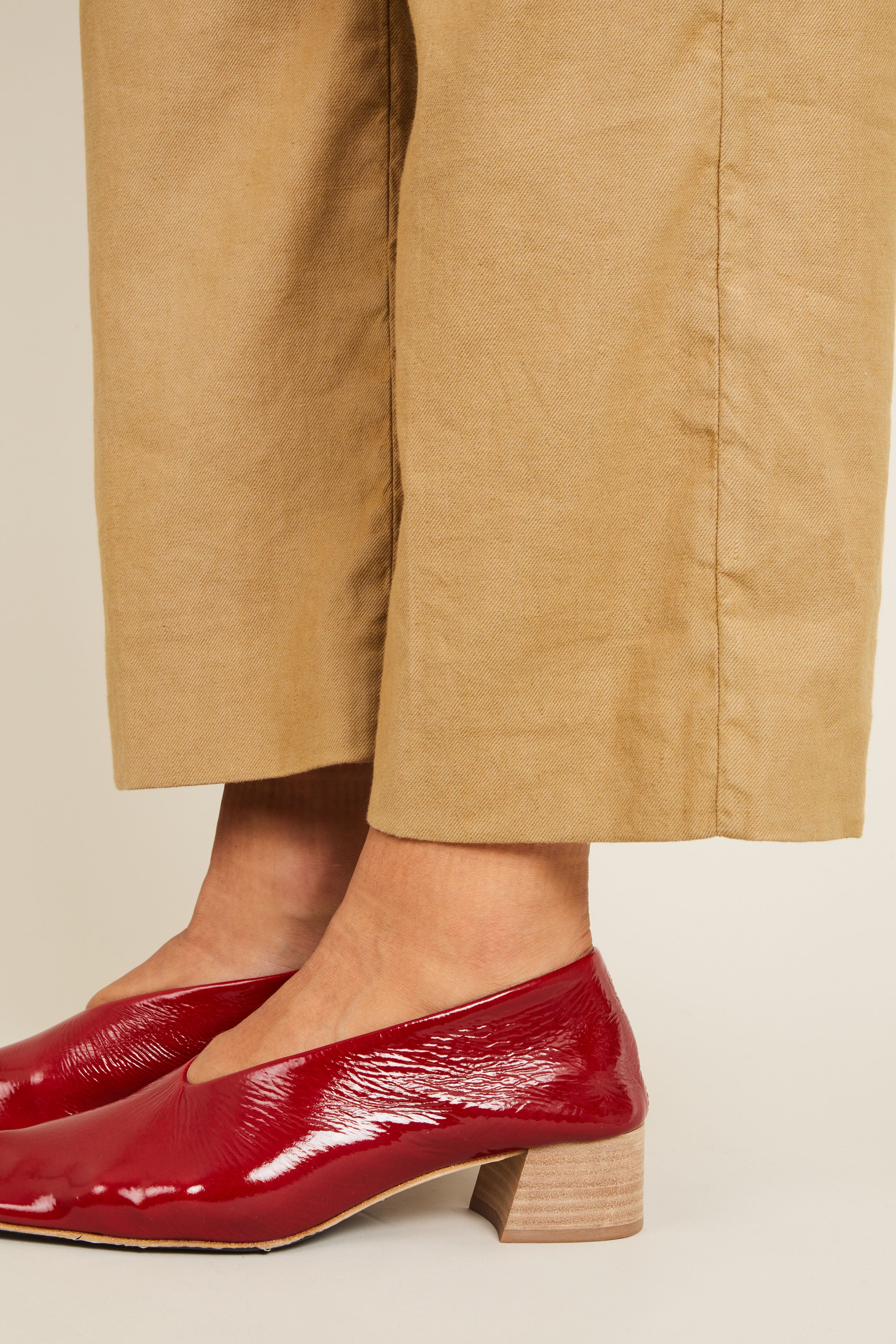 Dark beige cotton-linen flared pants
