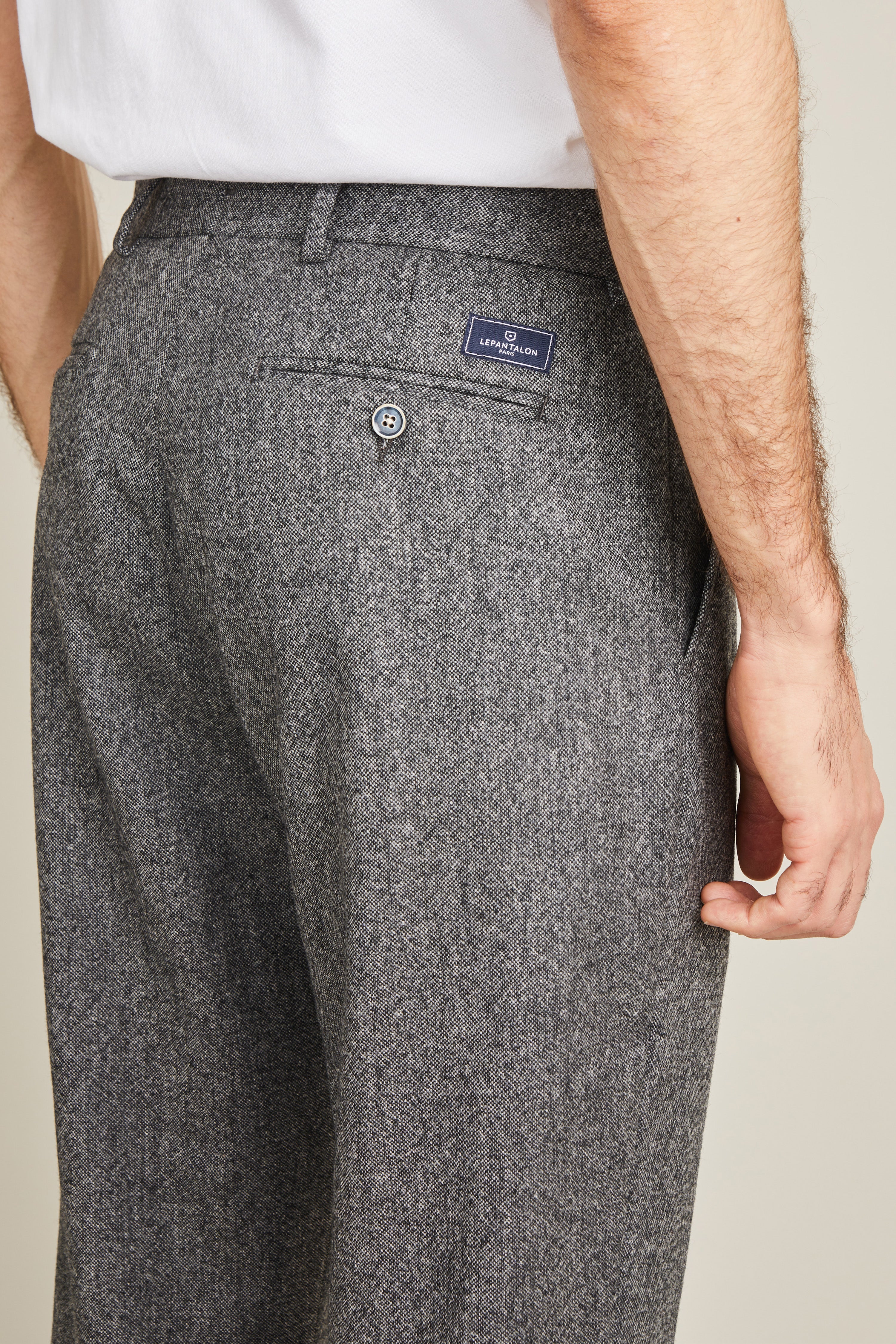 Flannel pleated pants in charcoal grey