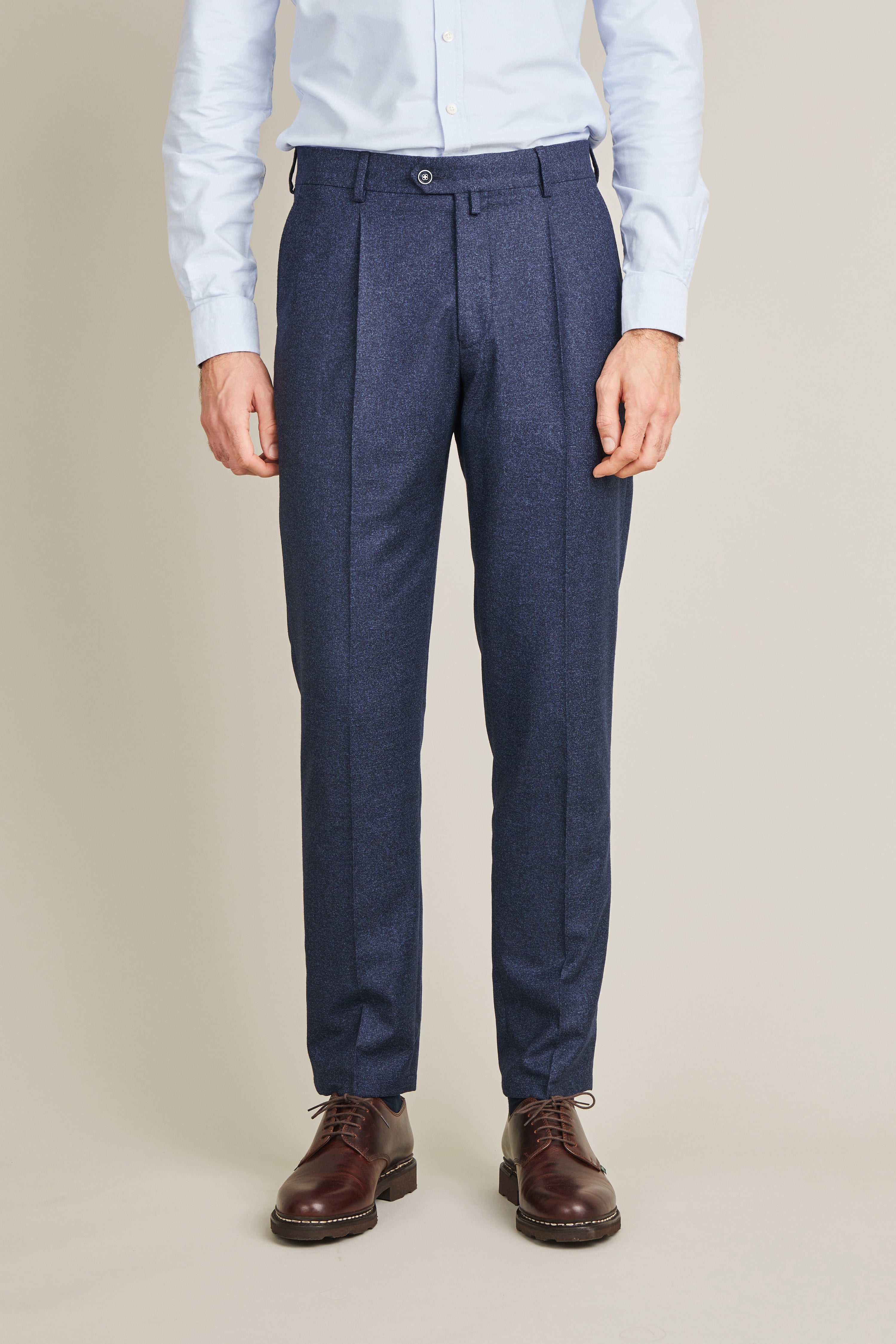 Flannel pleated pants in navy blue
