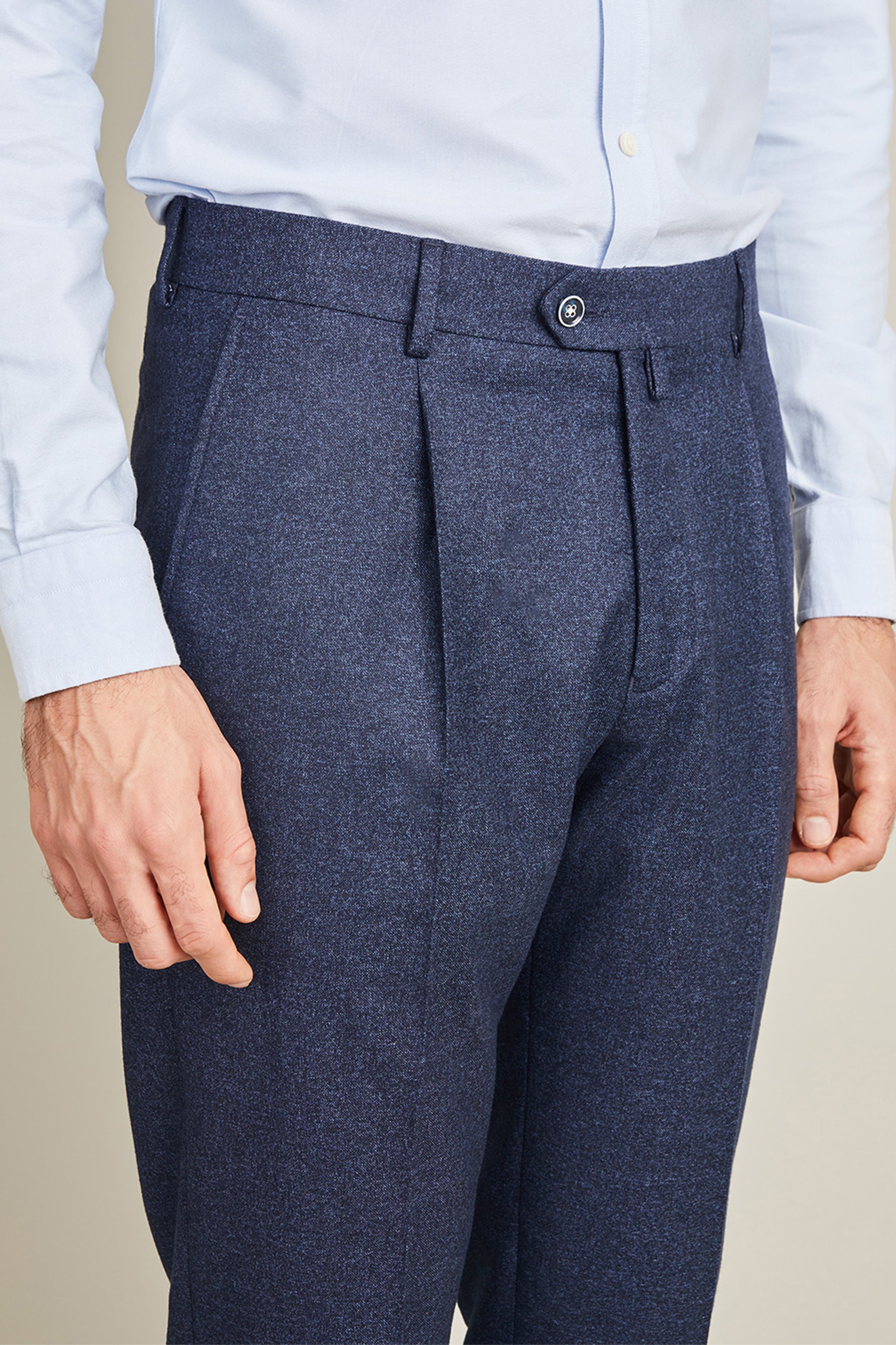 Flannel pleated pants in navy blue