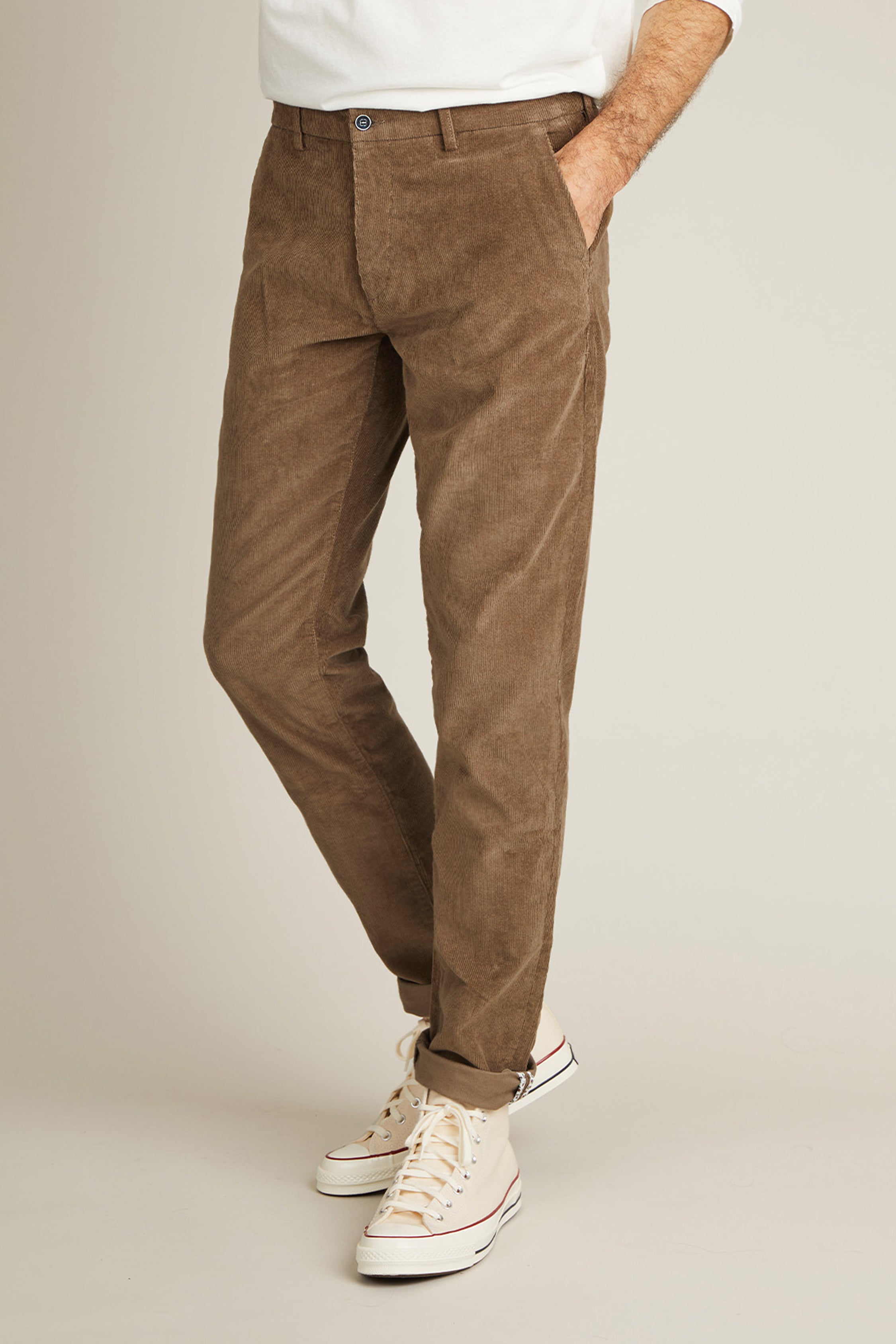 Snuff-colored corderoy chinos