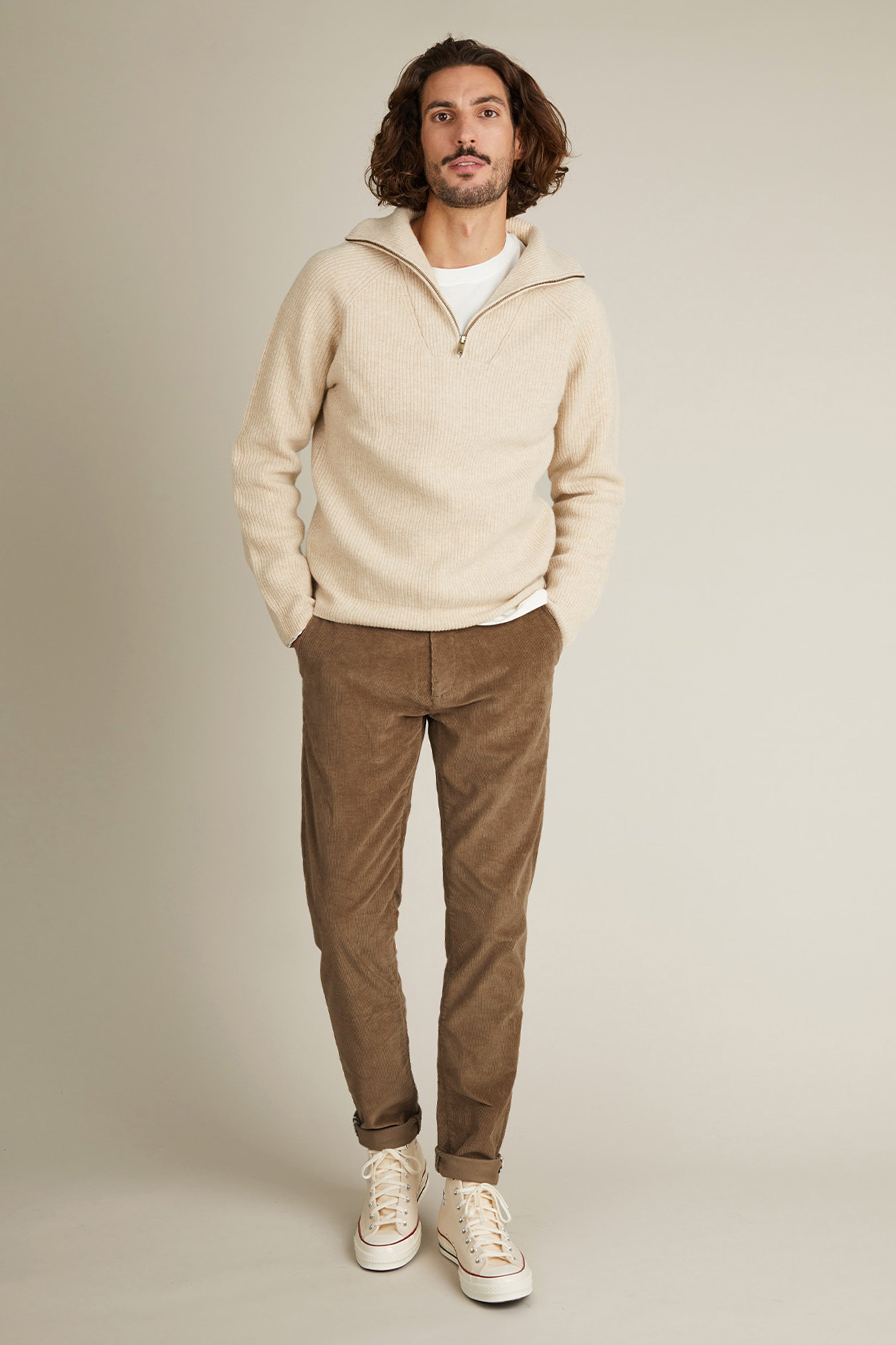 Snuff-colored corderoy chinos