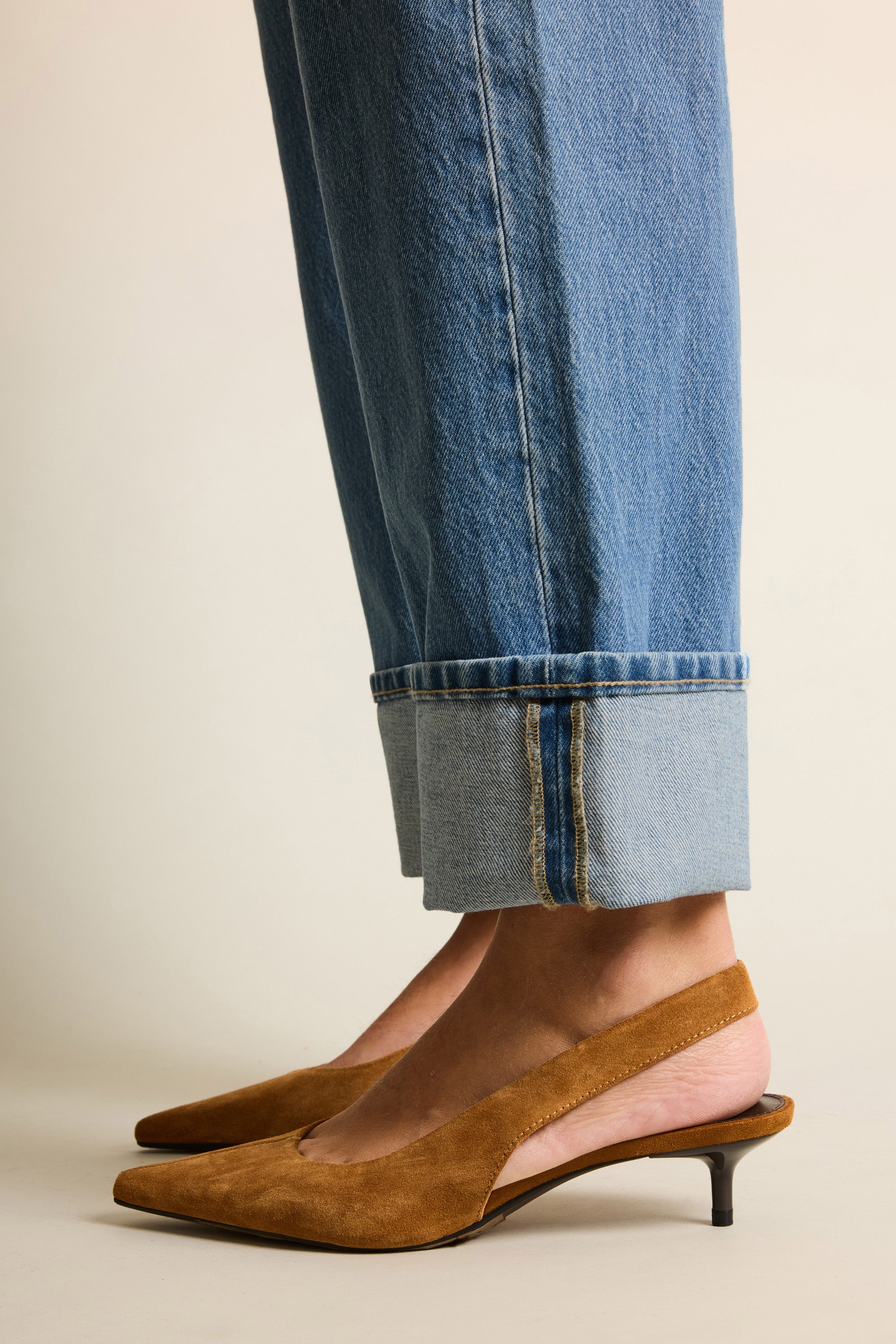 middle blue boyfriend Jeans