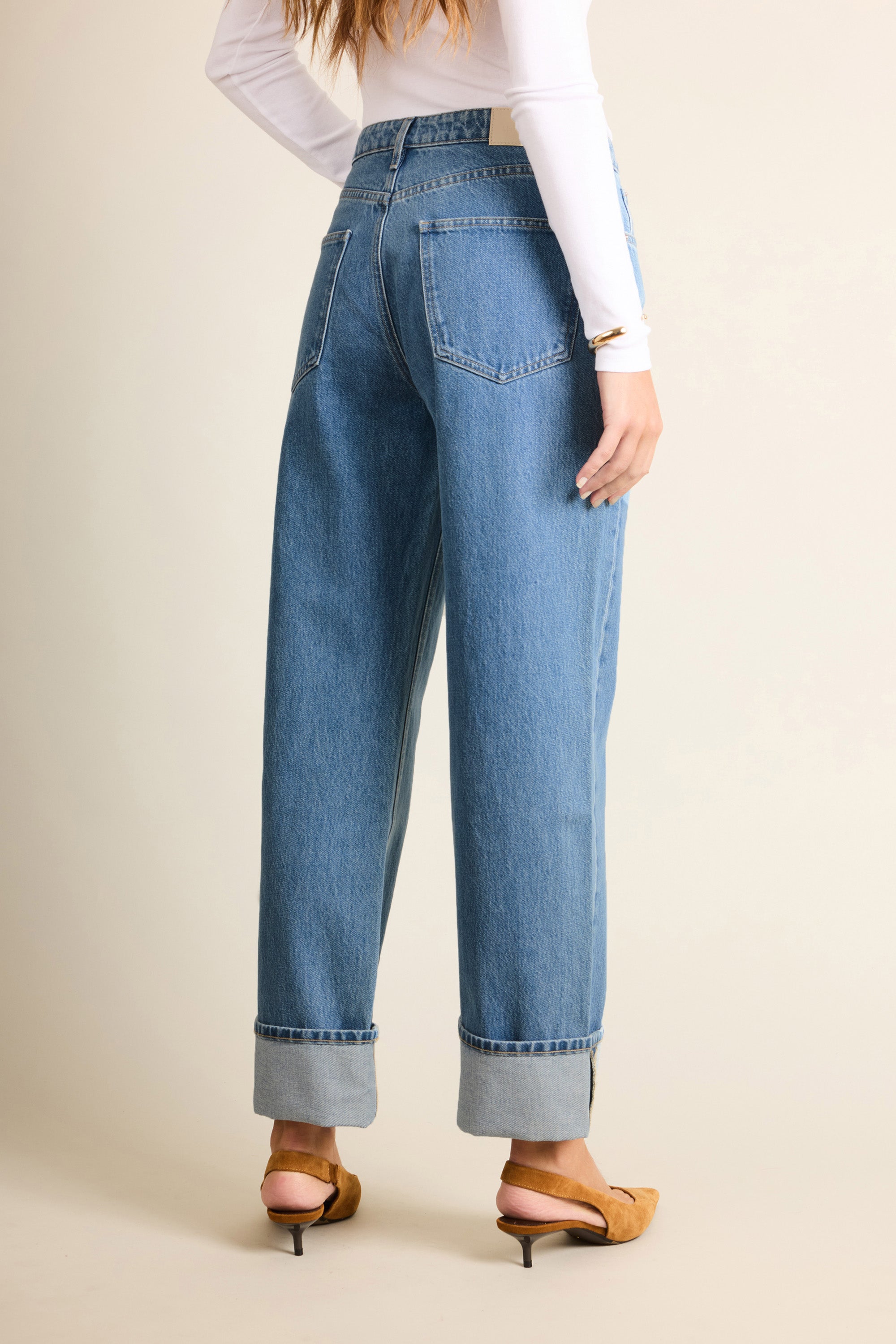 middle blue boyfriend Jeans