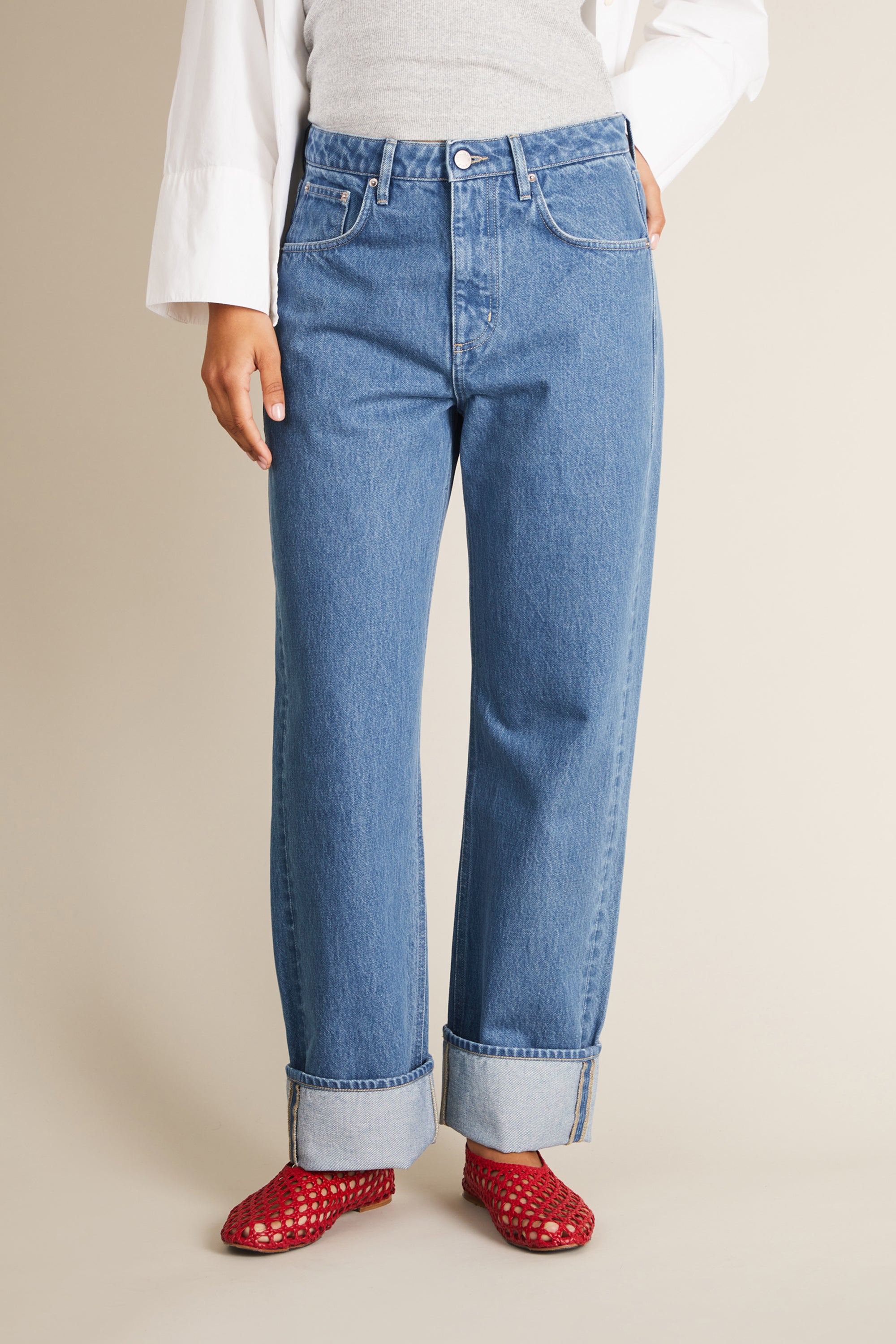 middle blue boyfriend Jeans