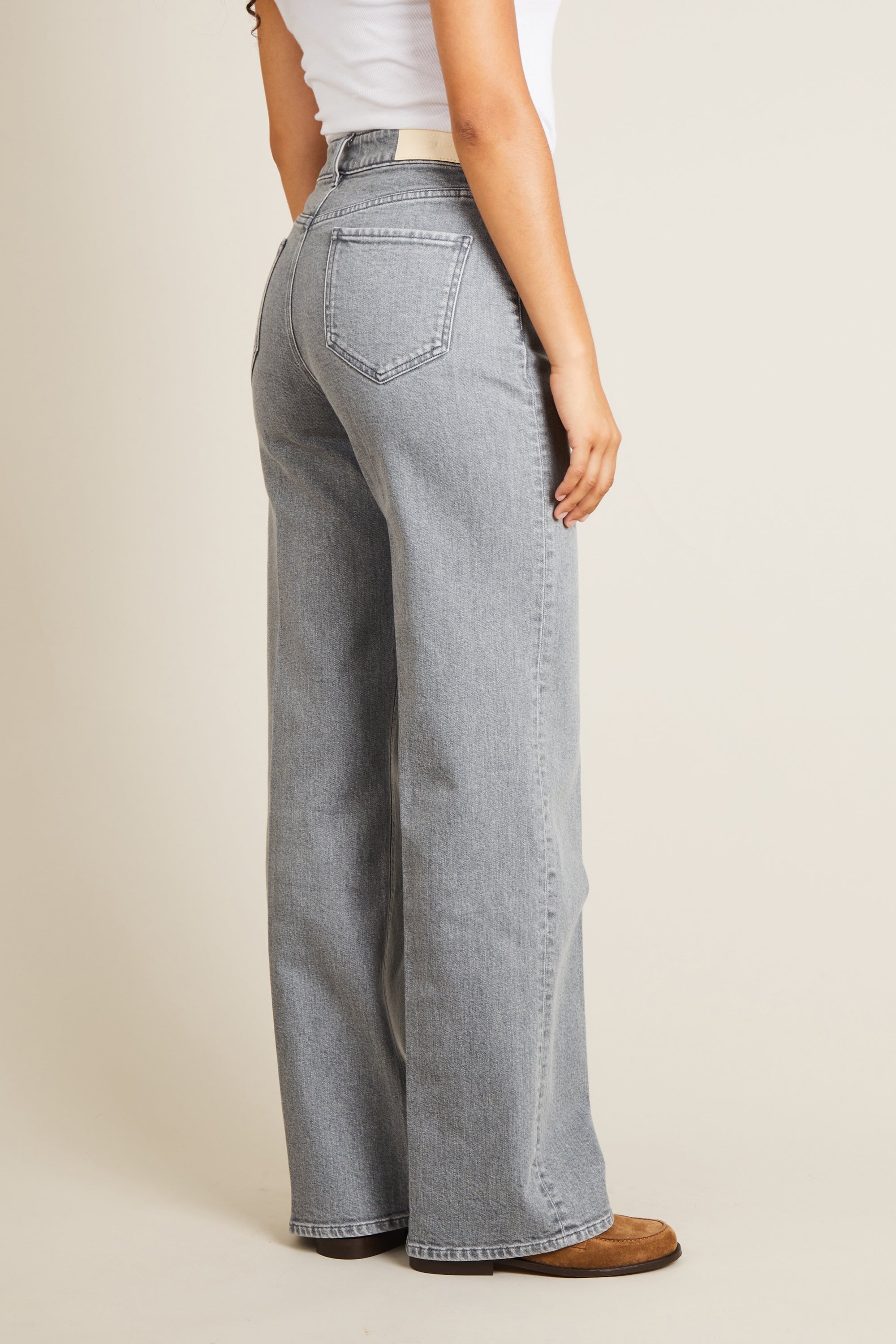 Grey wide-leg jeans