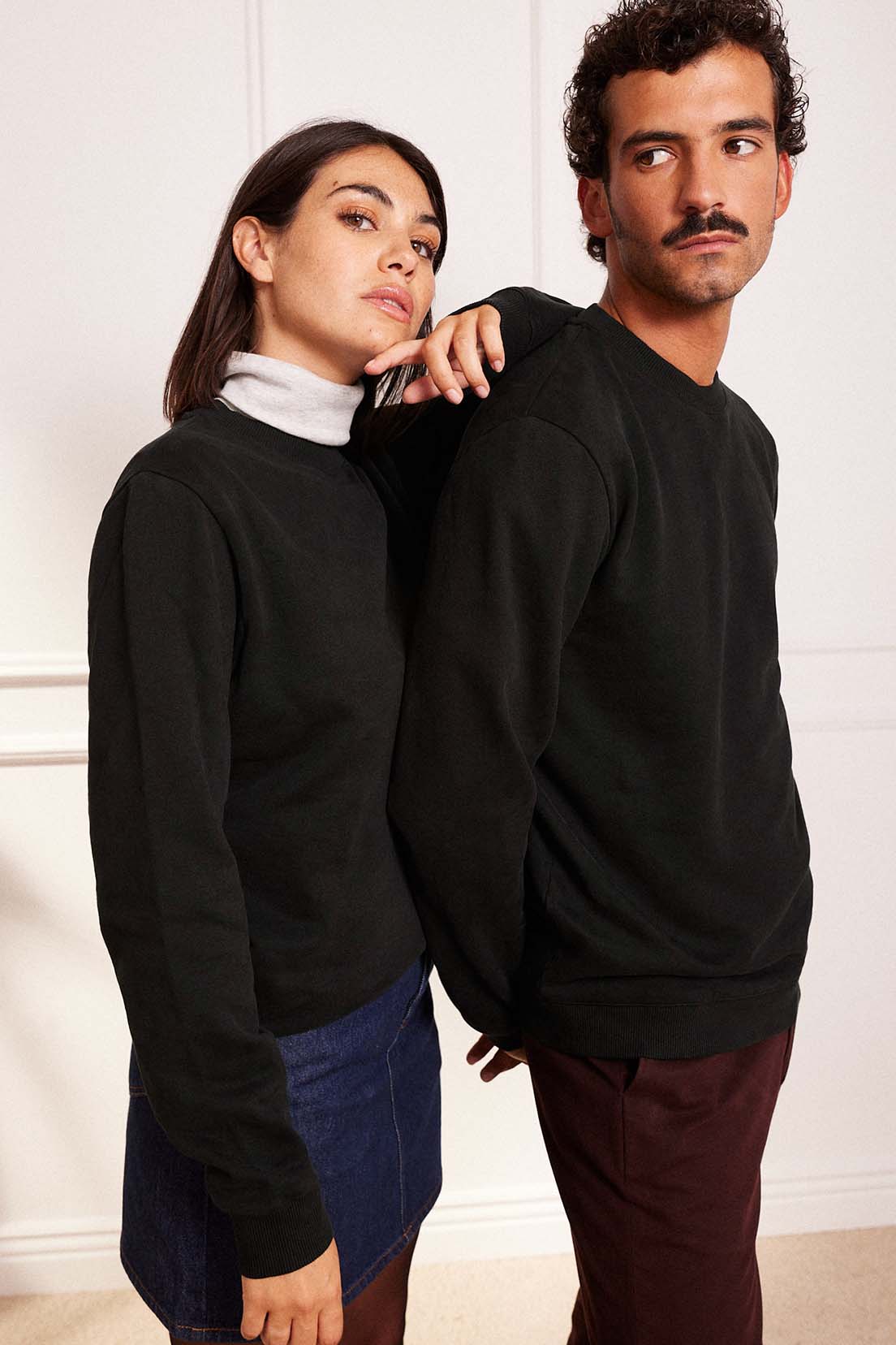 Black sweatshirt