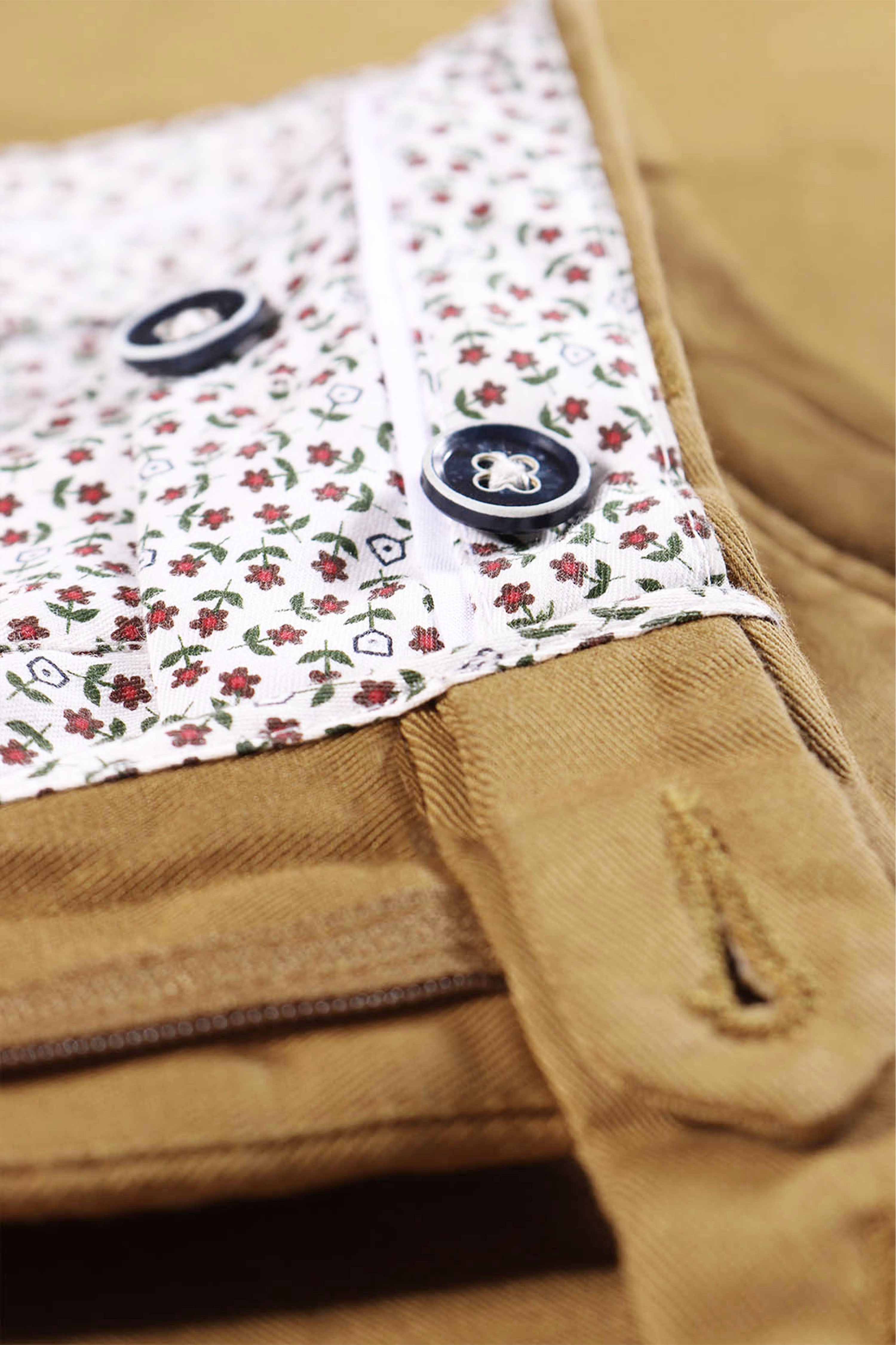 Chino beige foncé