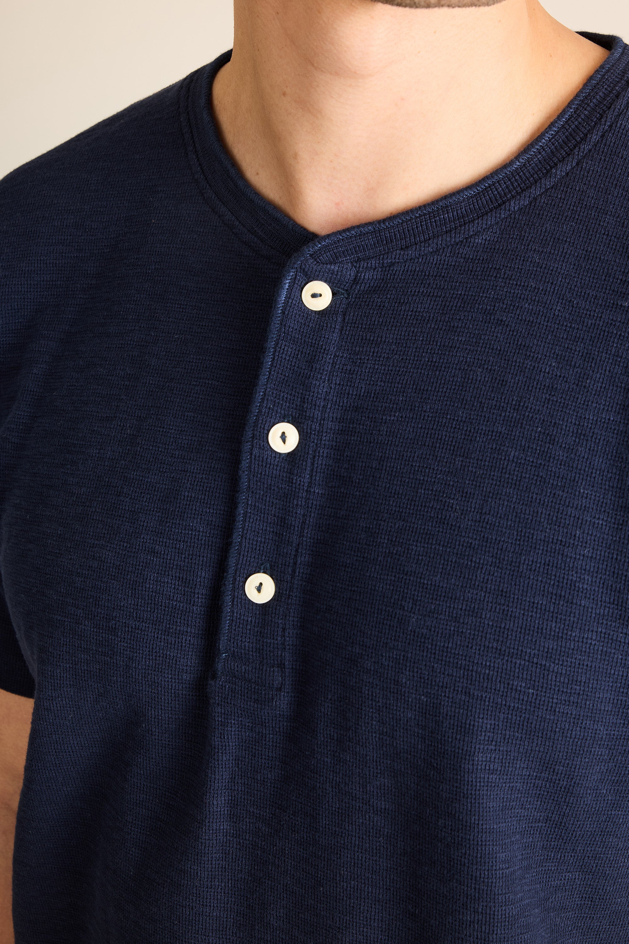 Tee-shirt henley bleu marine