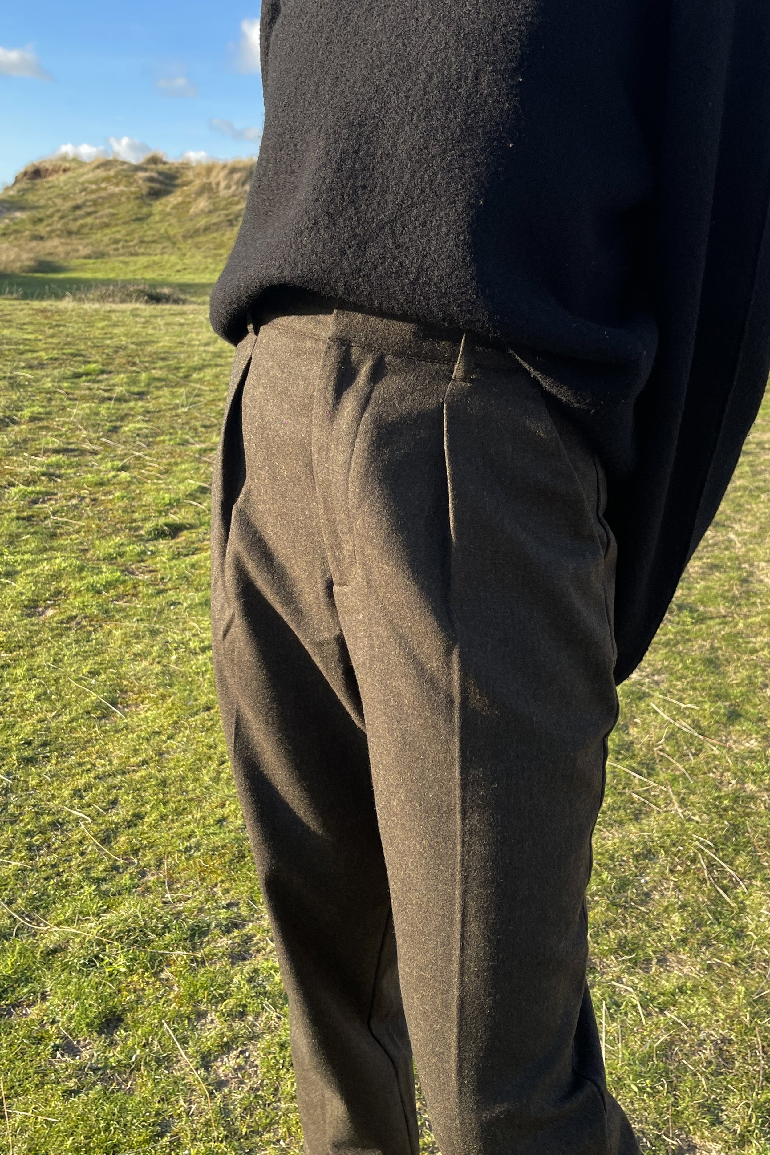 Flannel tailored pants in olive green