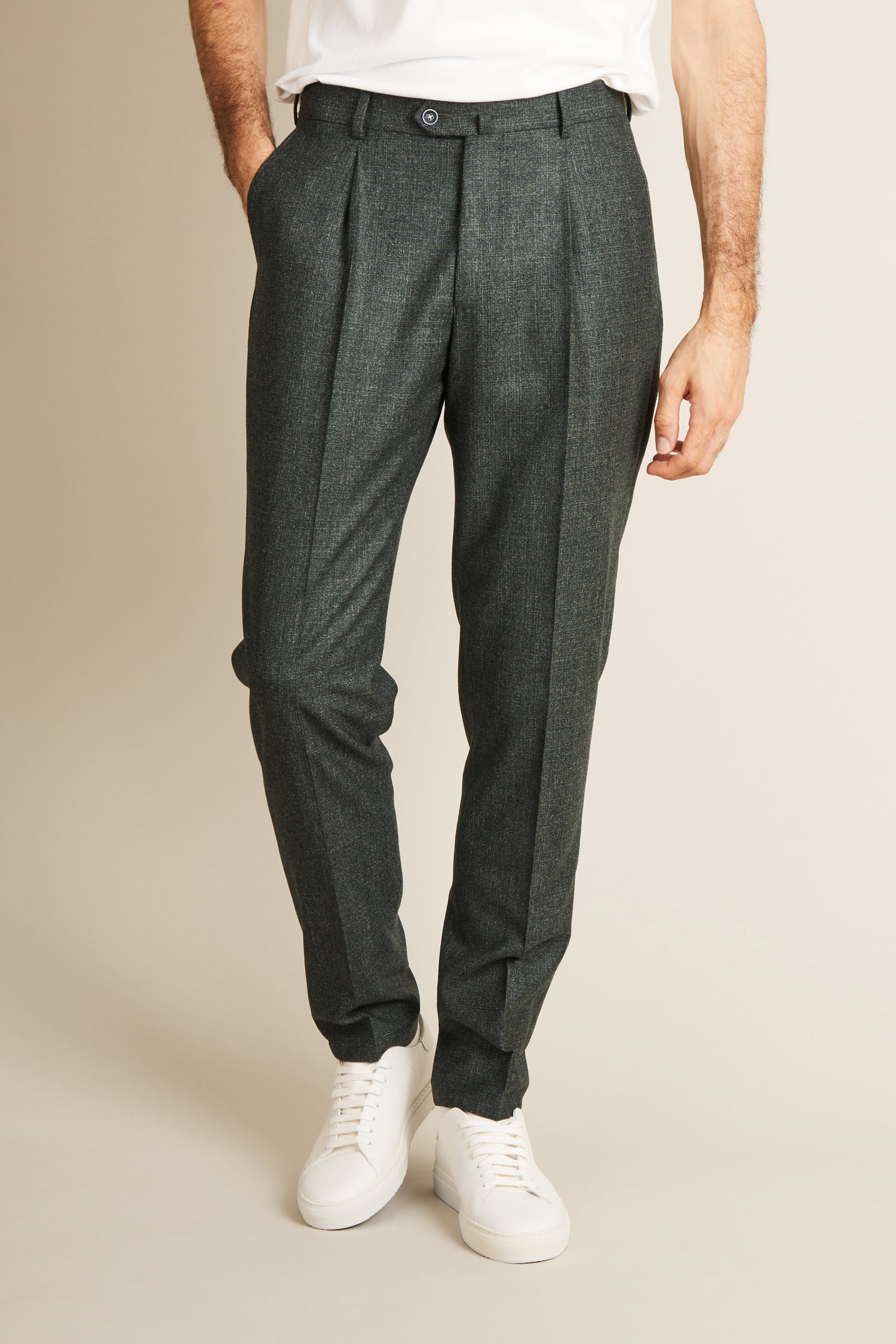 Green flannel pleated pants