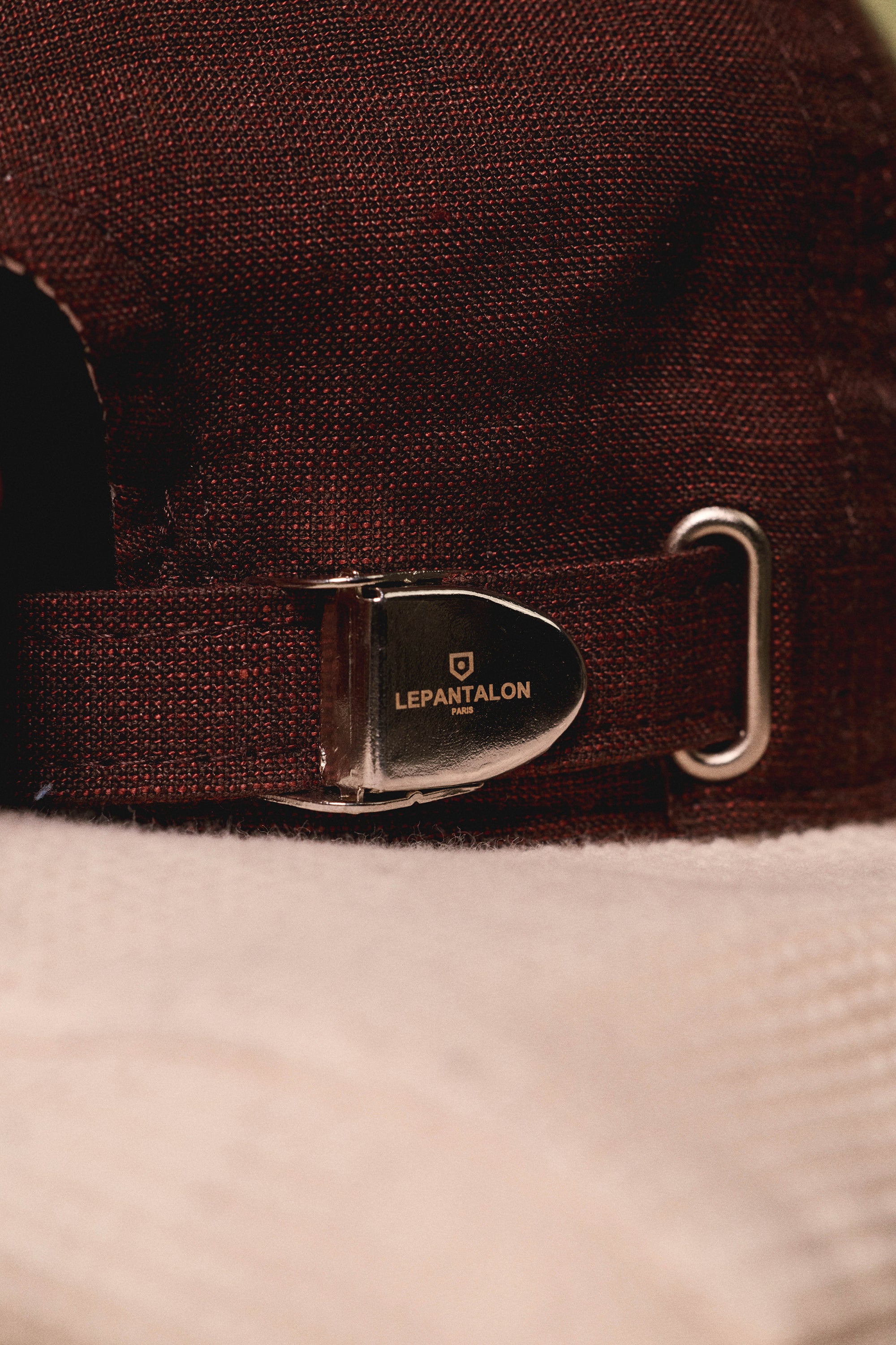 Ebony cotton-linen cap
