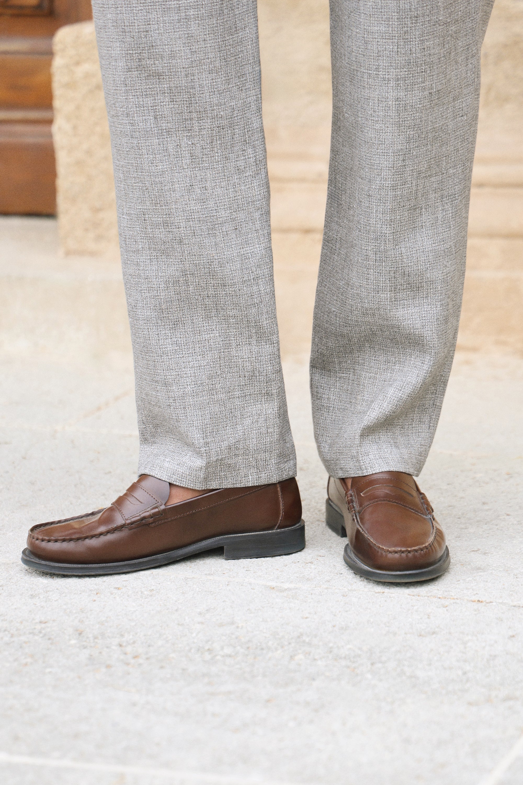 Lightweight houndstooth double-pleated trousers