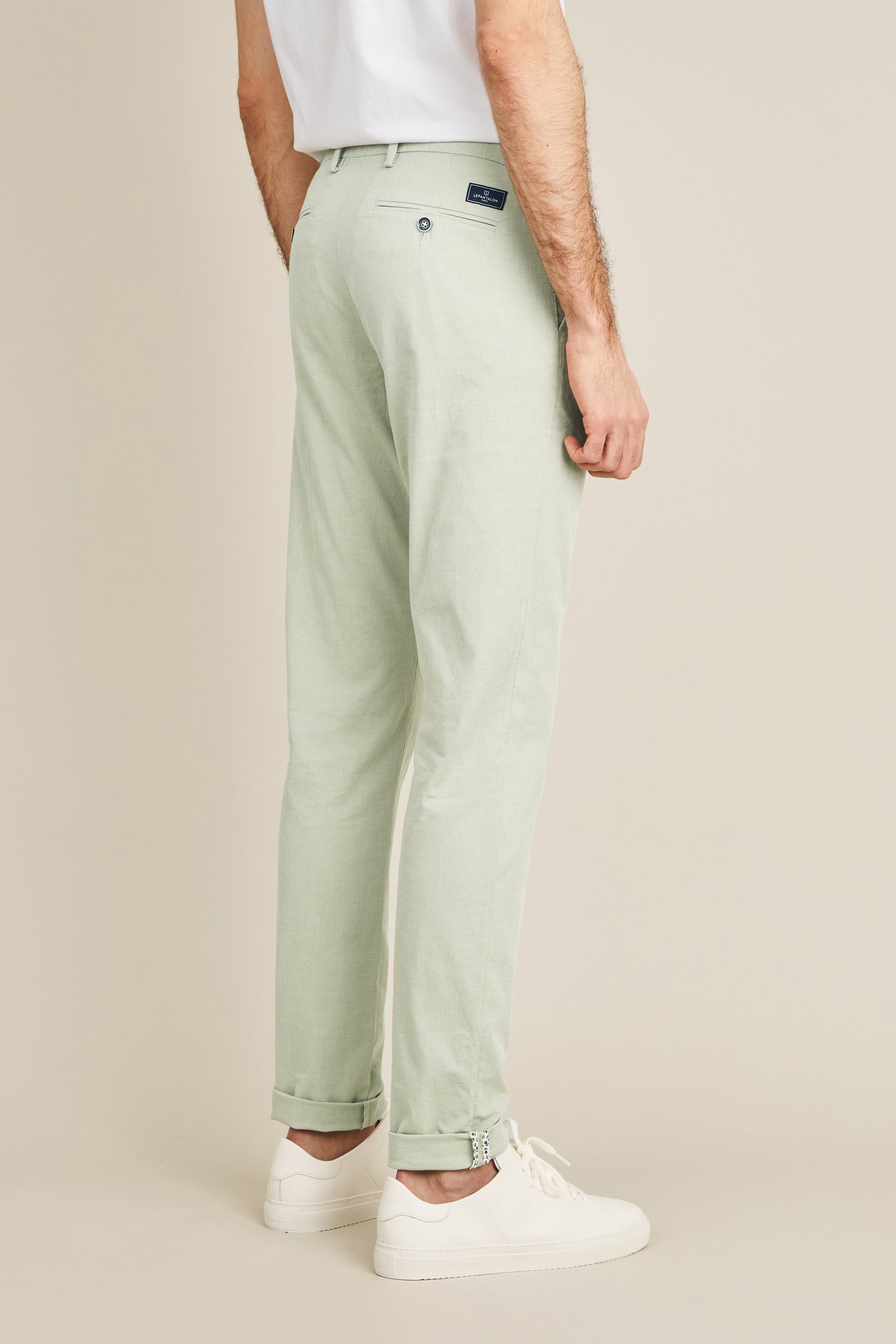 Chino aérien vert amande