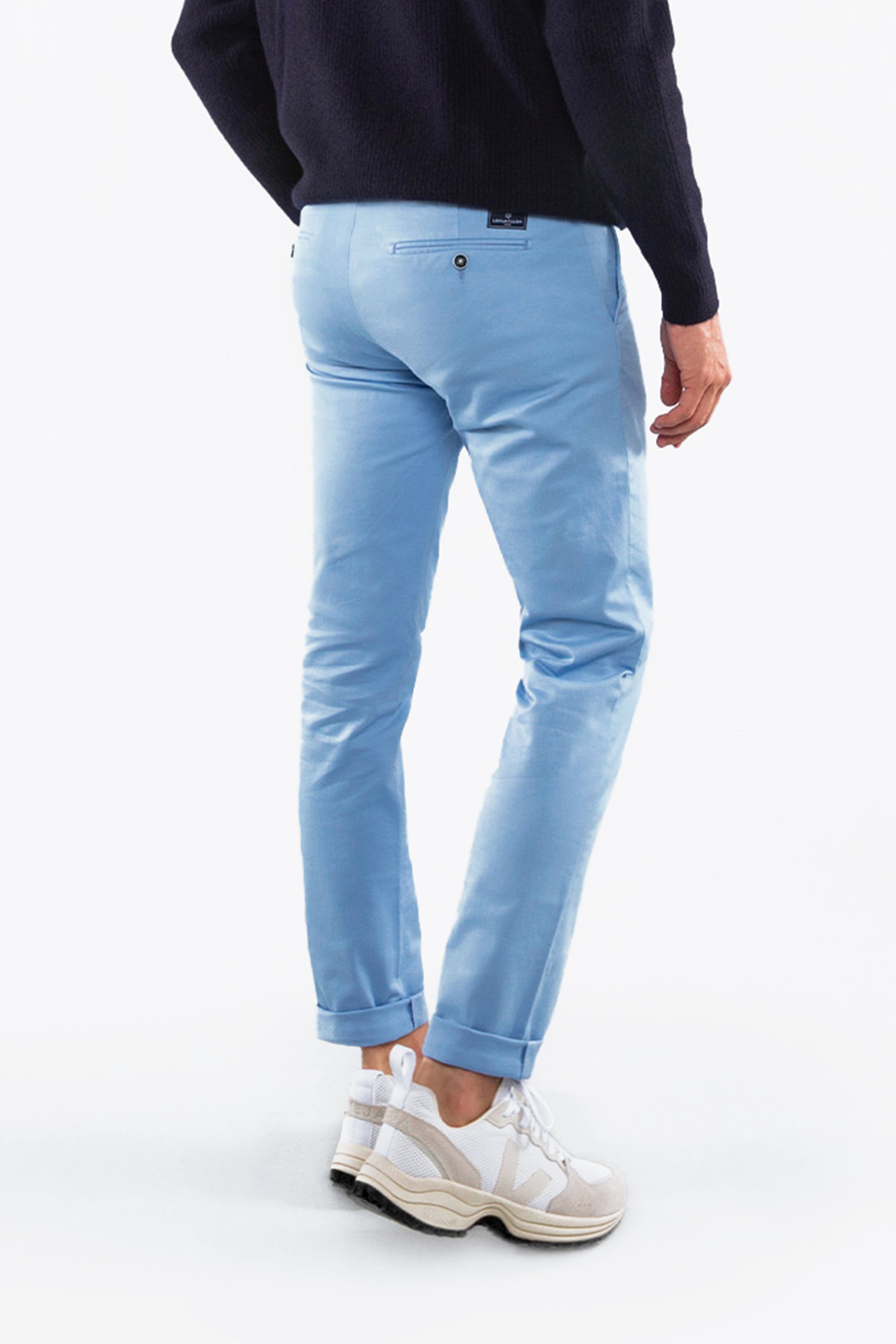 Chino bleu pastel