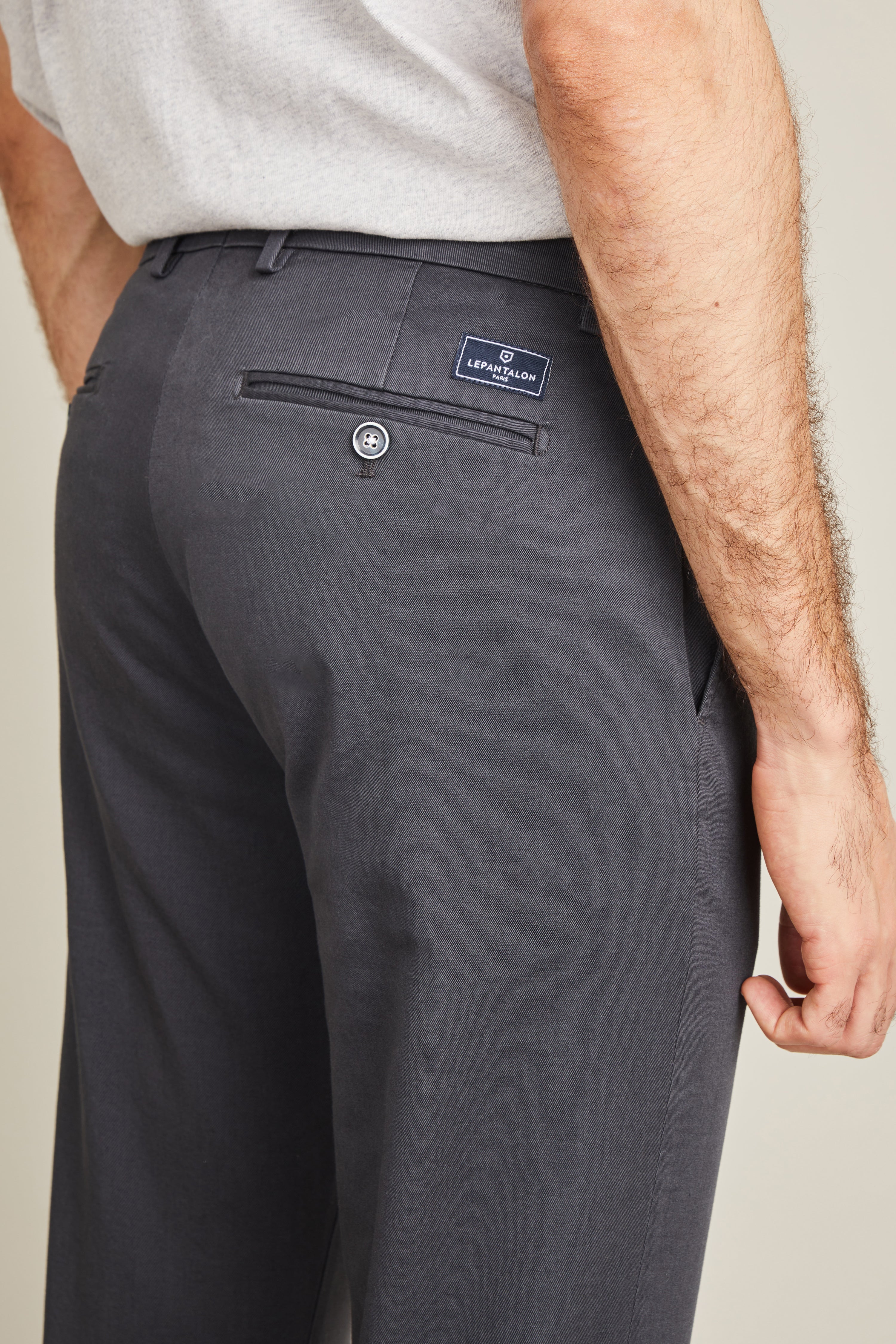 Anthracite gray chinos