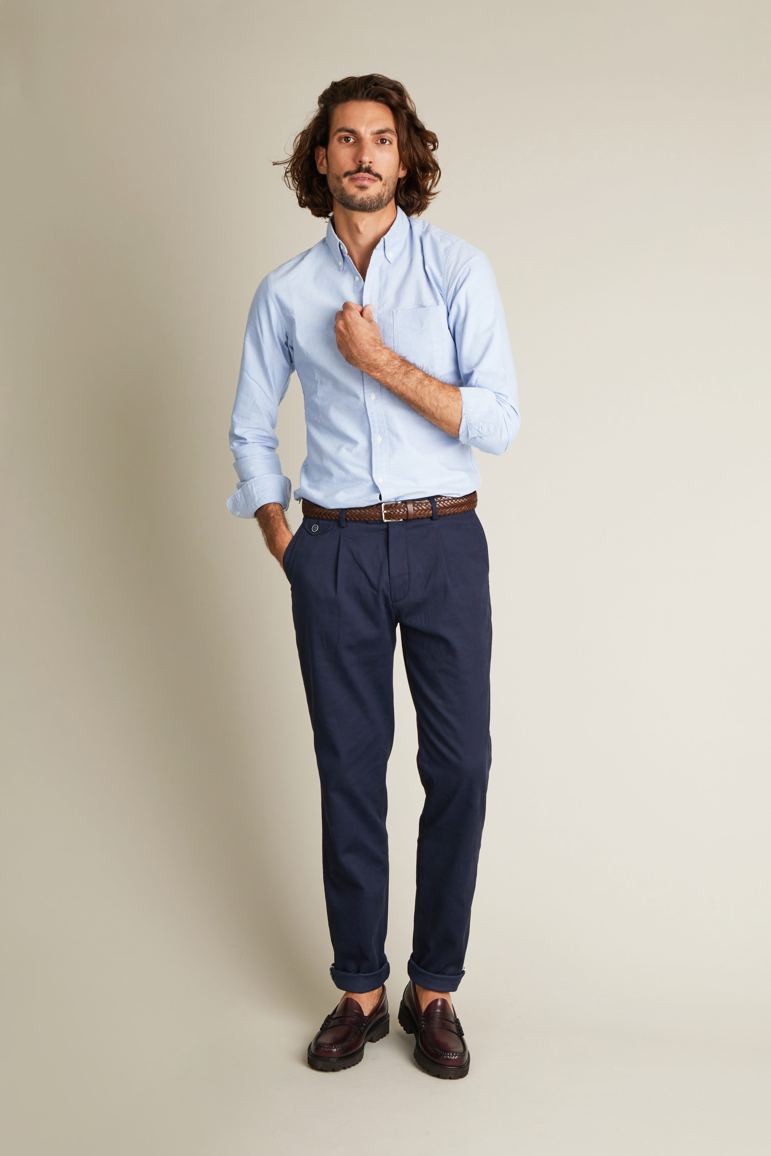 Chino à pinces marine