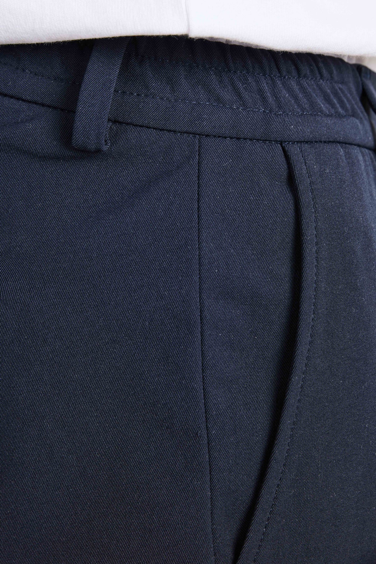 Chino technique bleu marine v2