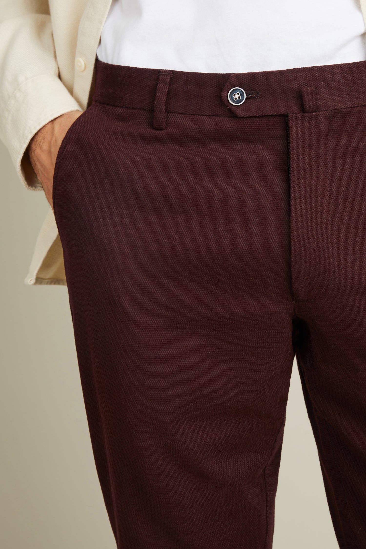 Chino texturé bordeaux