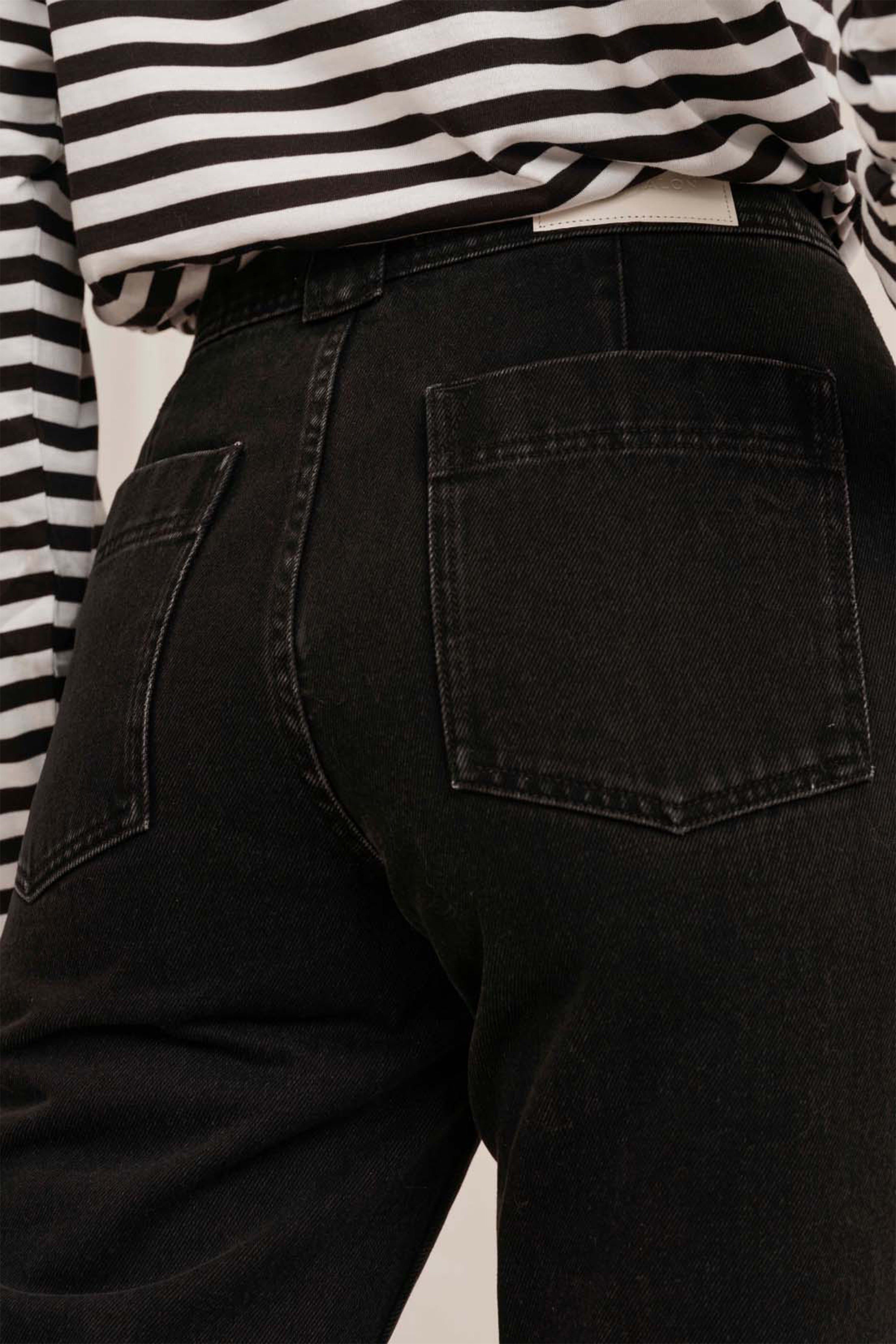 Black Carrot Jeans