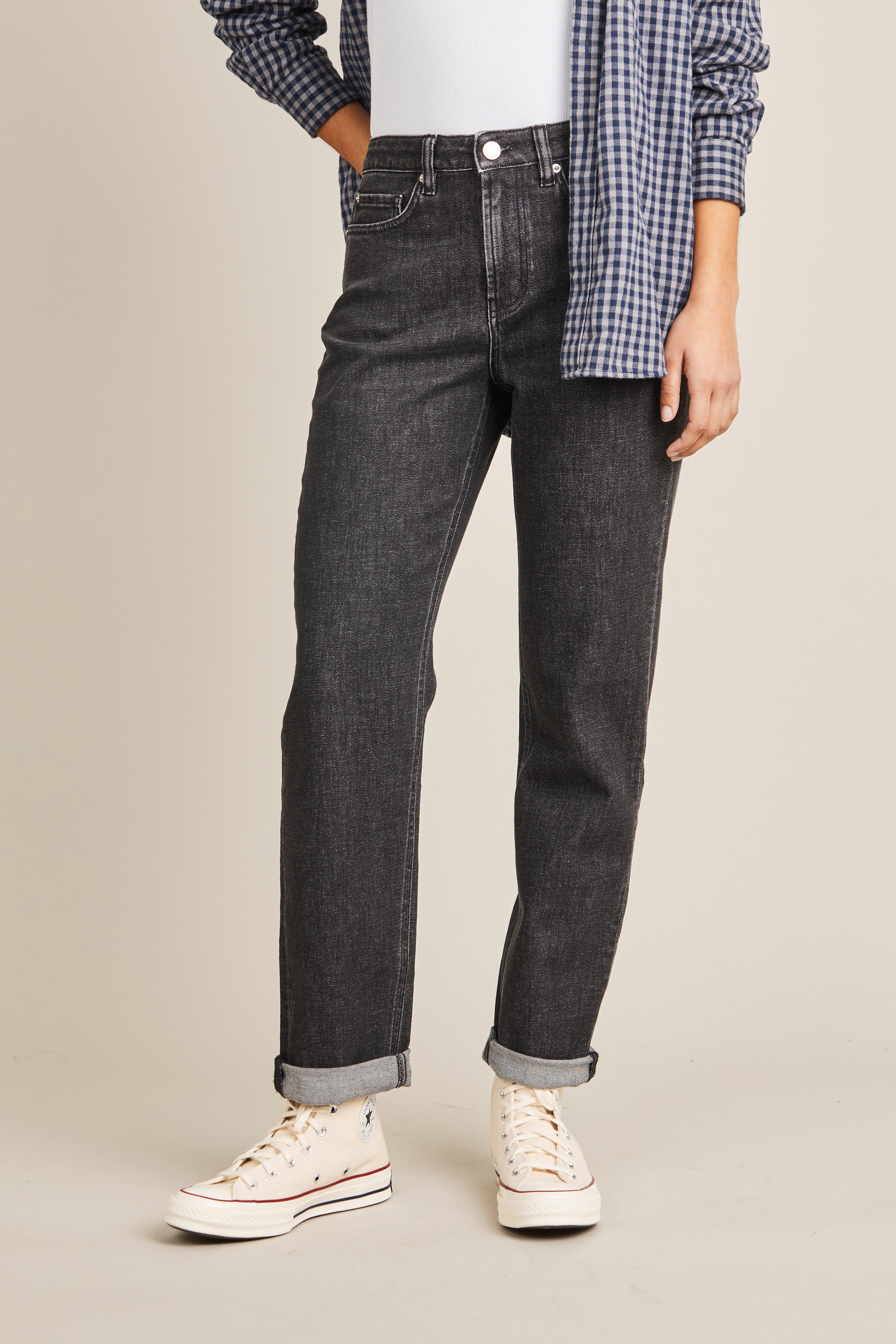 Girlfriend jeans in grey