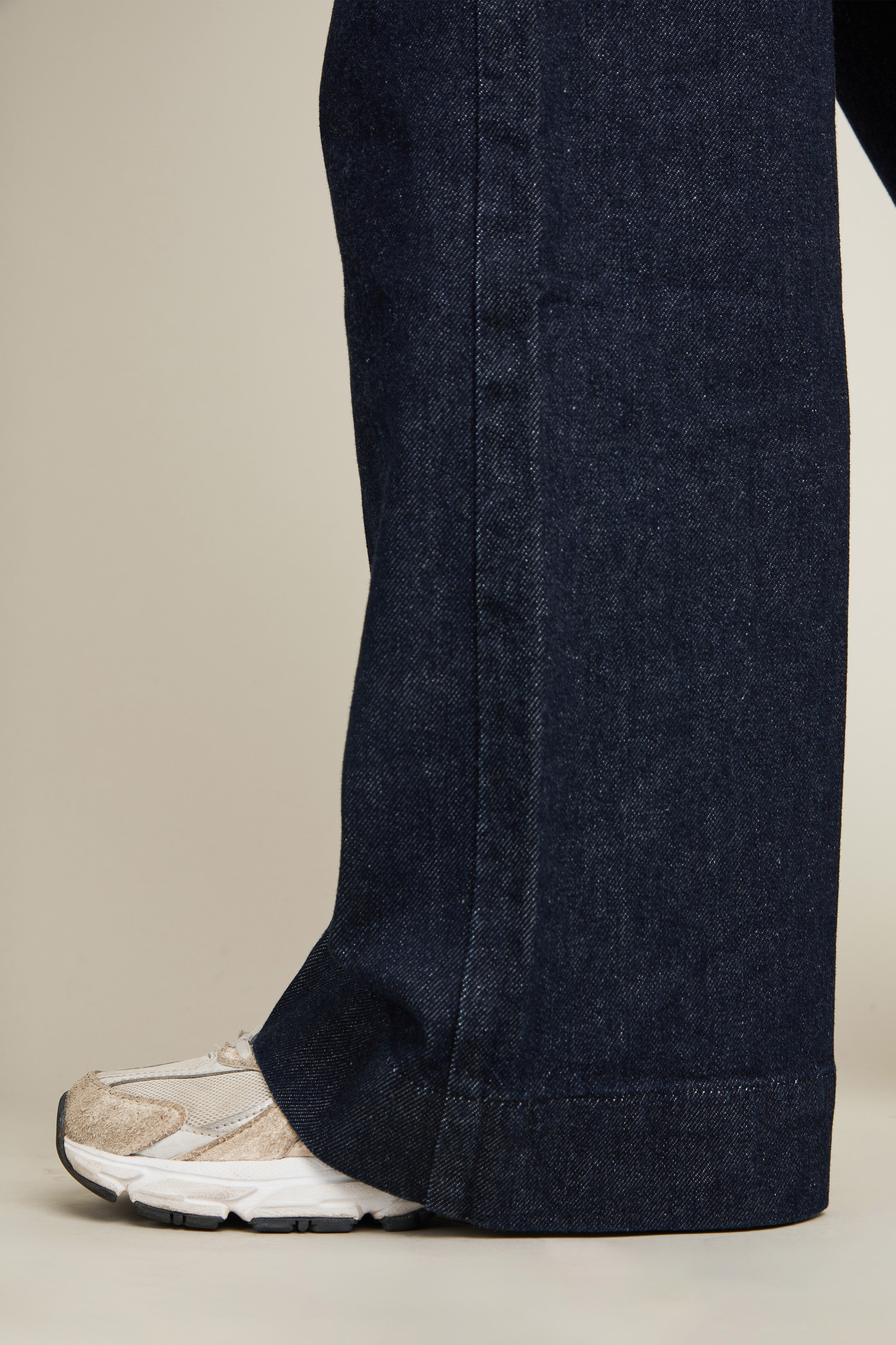 Raw wideleg jeans