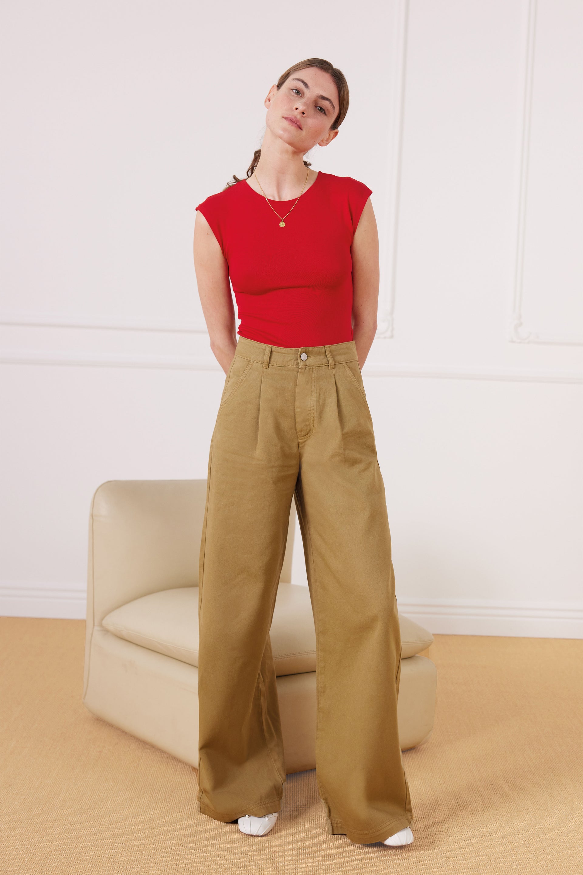 Women's Dark Beige Pleated Trousers LePantalon