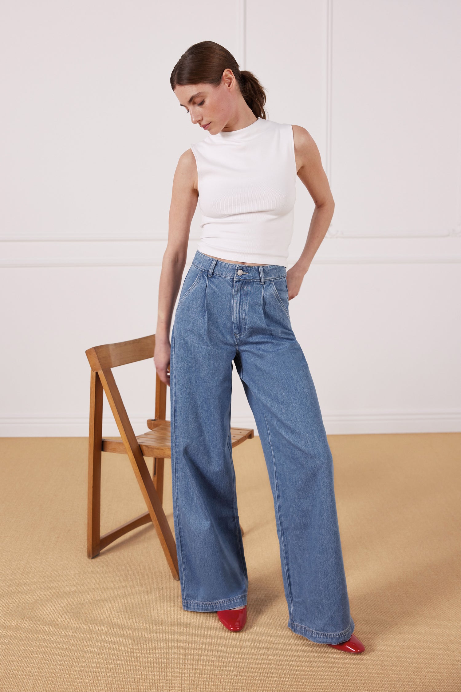 Pleated pants in middle blue