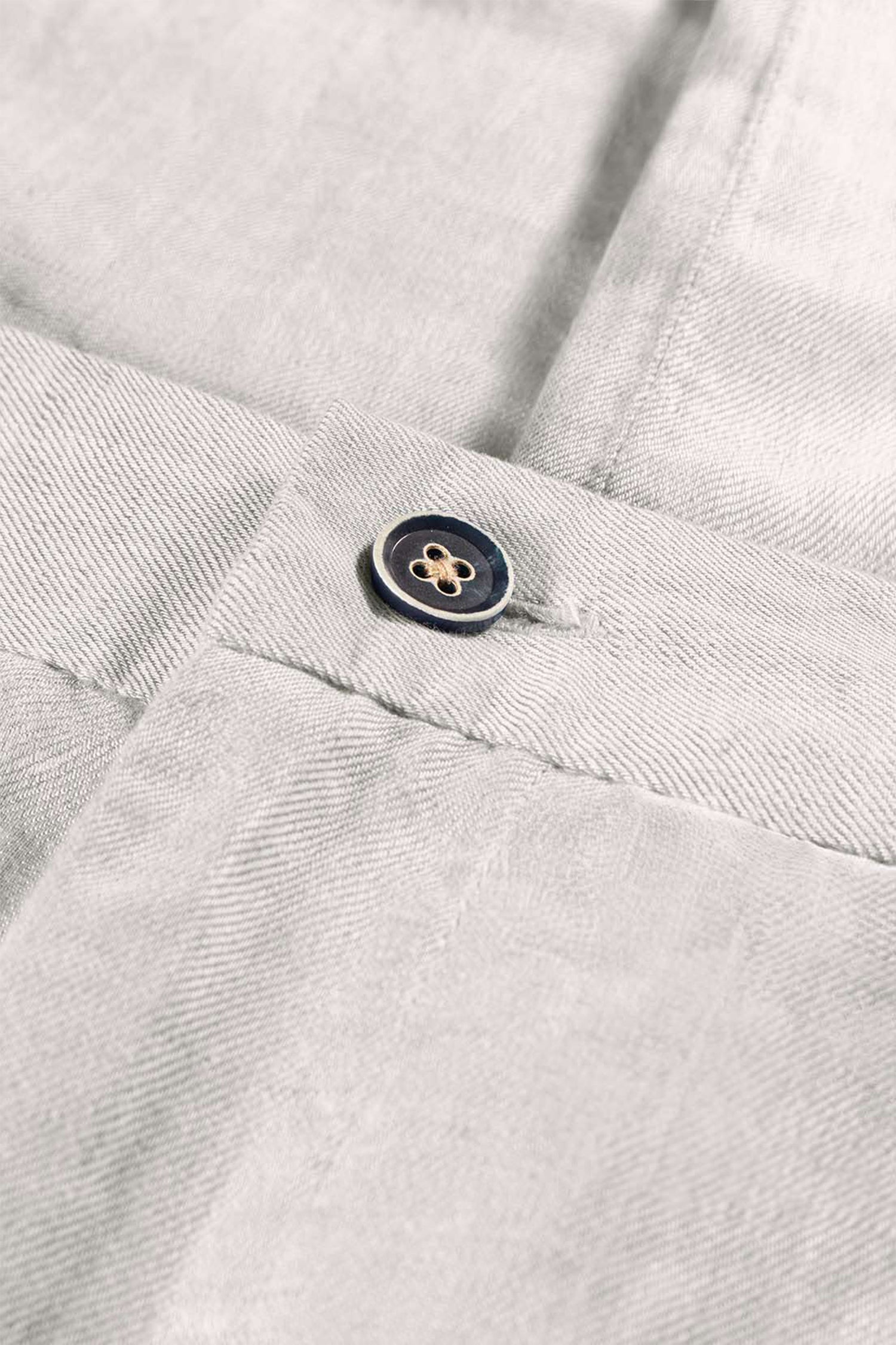 Light gray light pleated pants