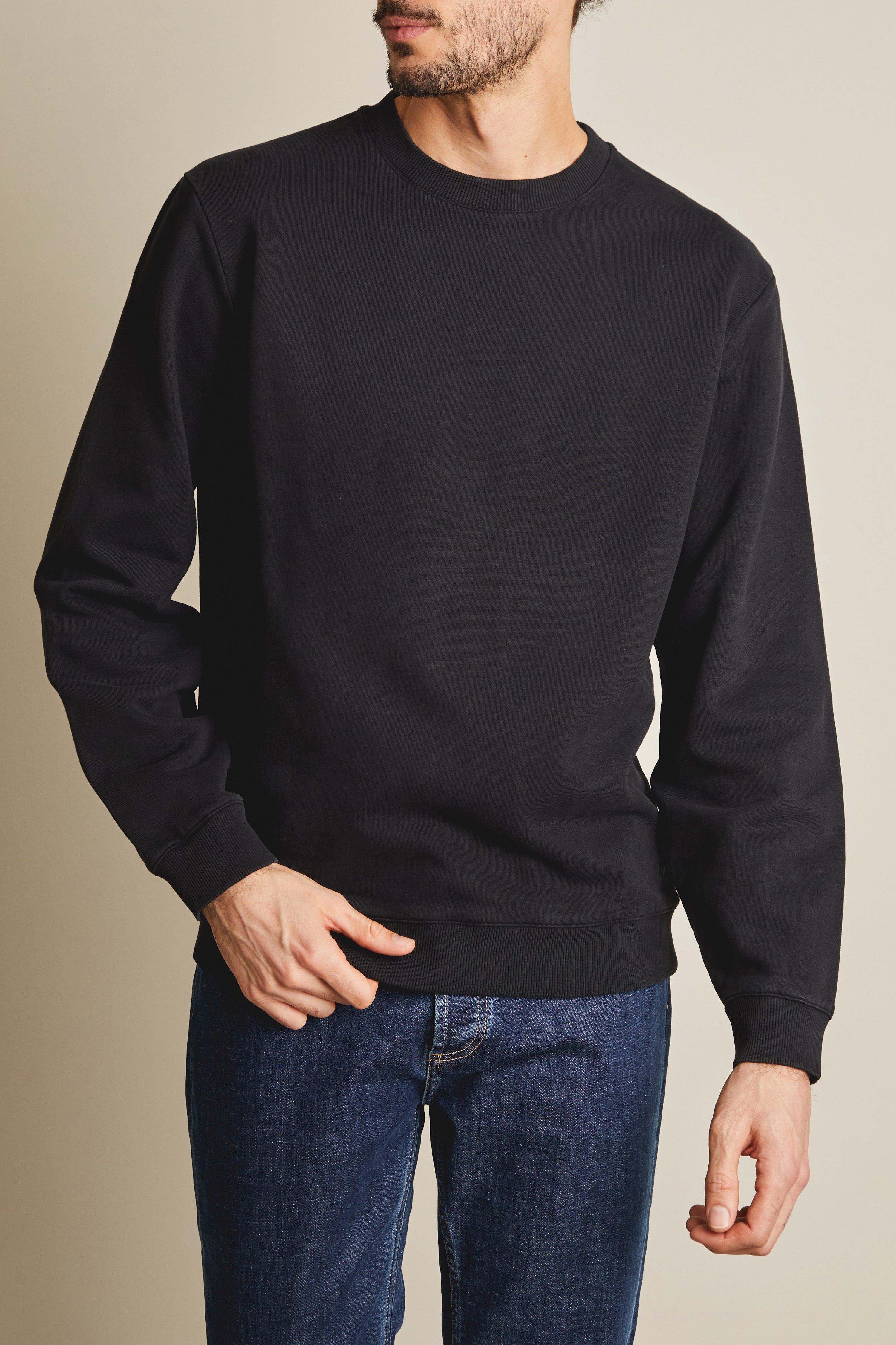 Black sweatshirt