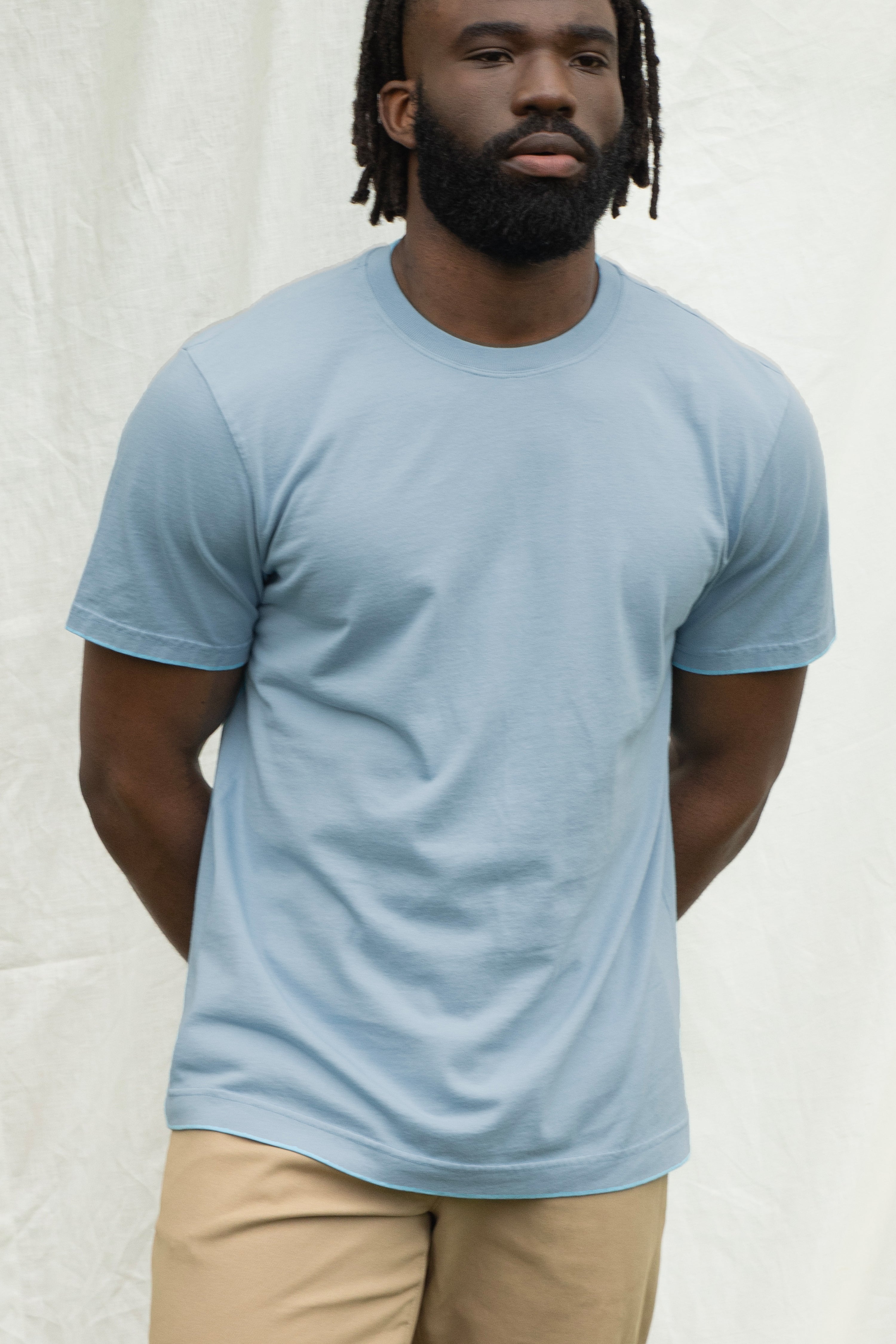 Tee-shirt bleu ciel