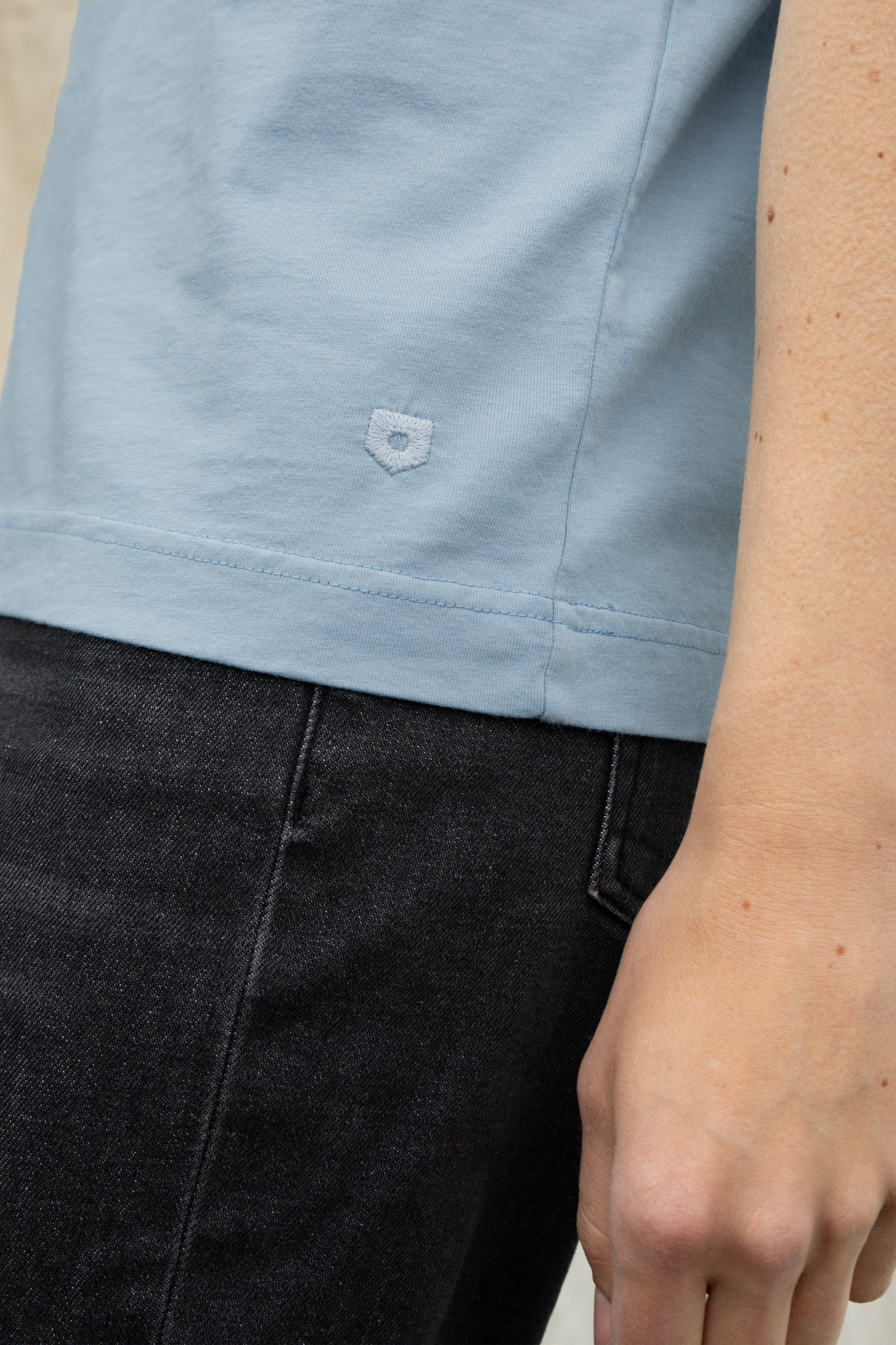 Tee-shirt bleu ciel