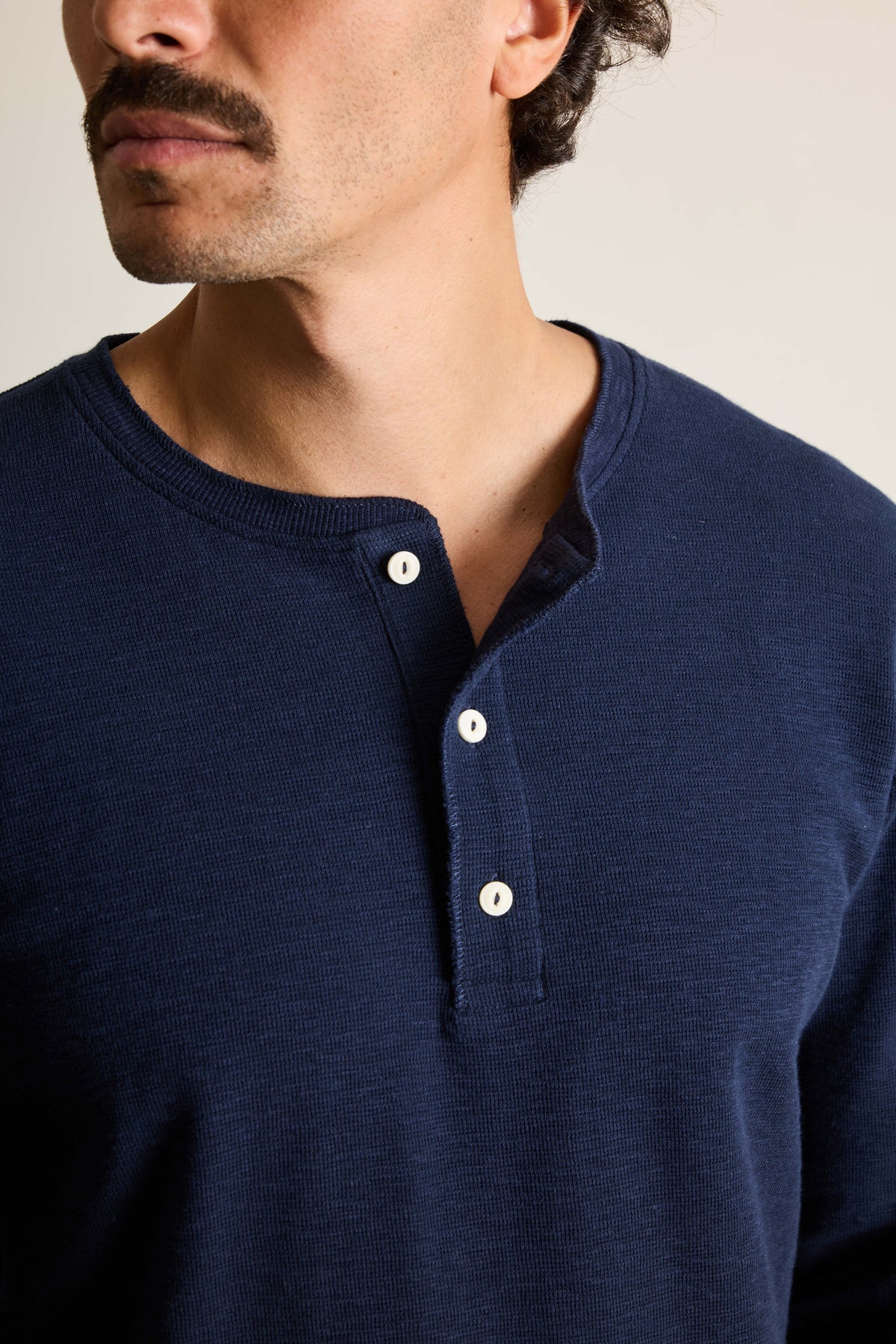 Tee-shirt henley manches longues bleu marine
