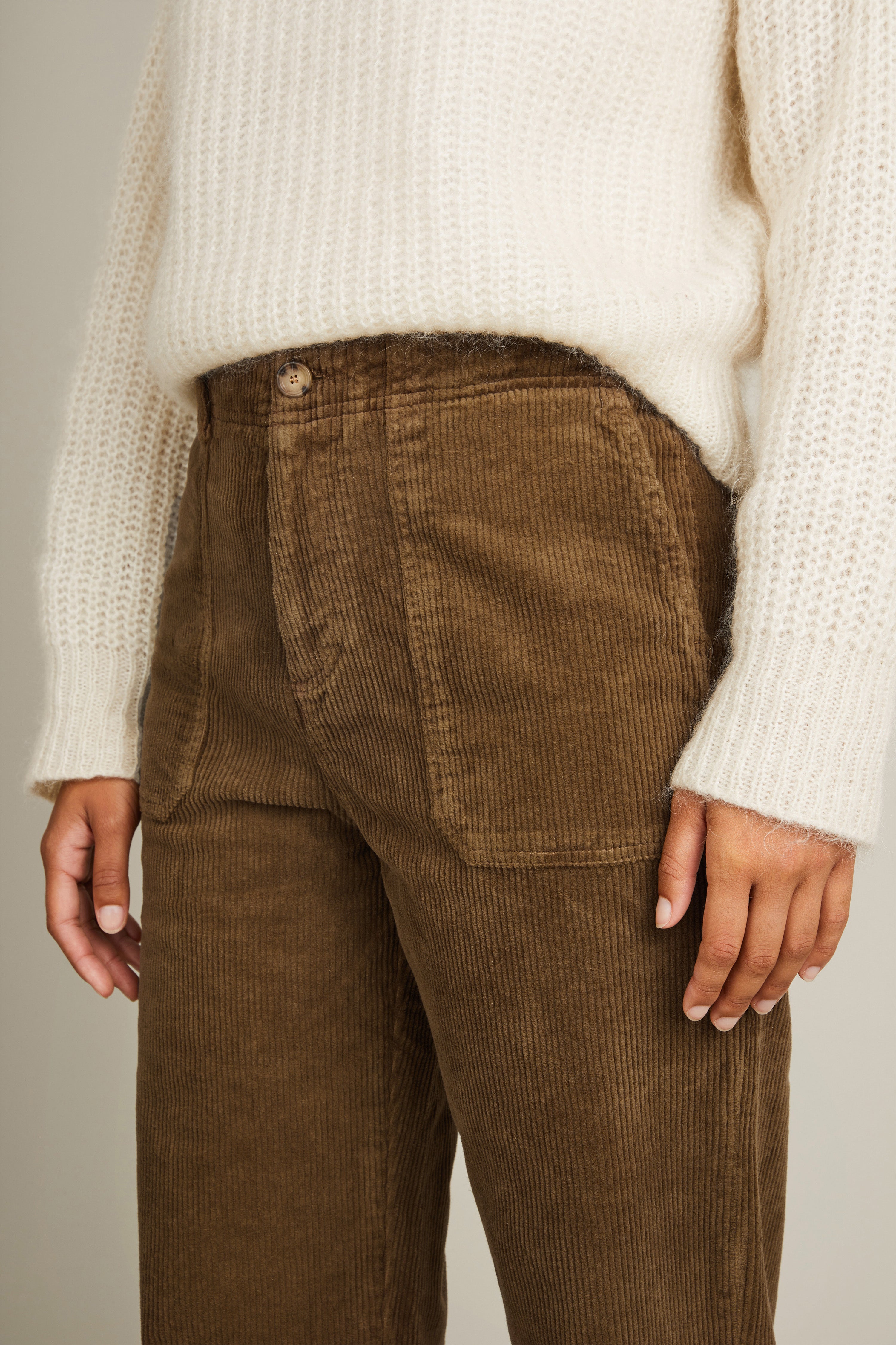Carpenter corderoy pants in brown