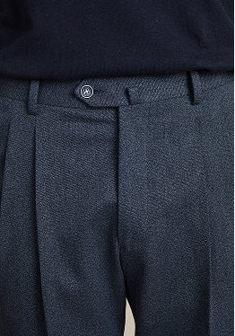 Flannel pleated pants